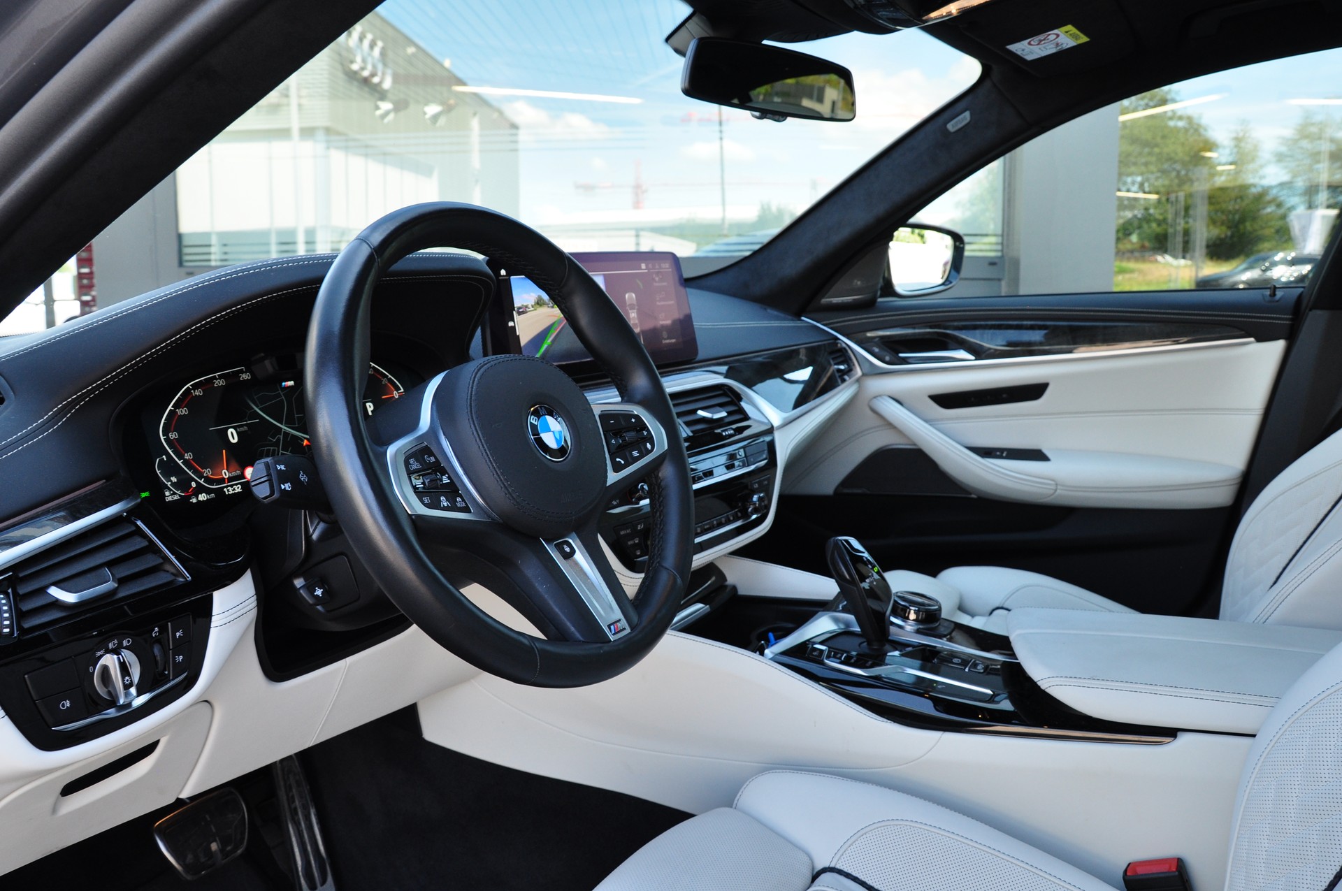 BMW 540d xDrive 48V M Sport Steptronic-image-22