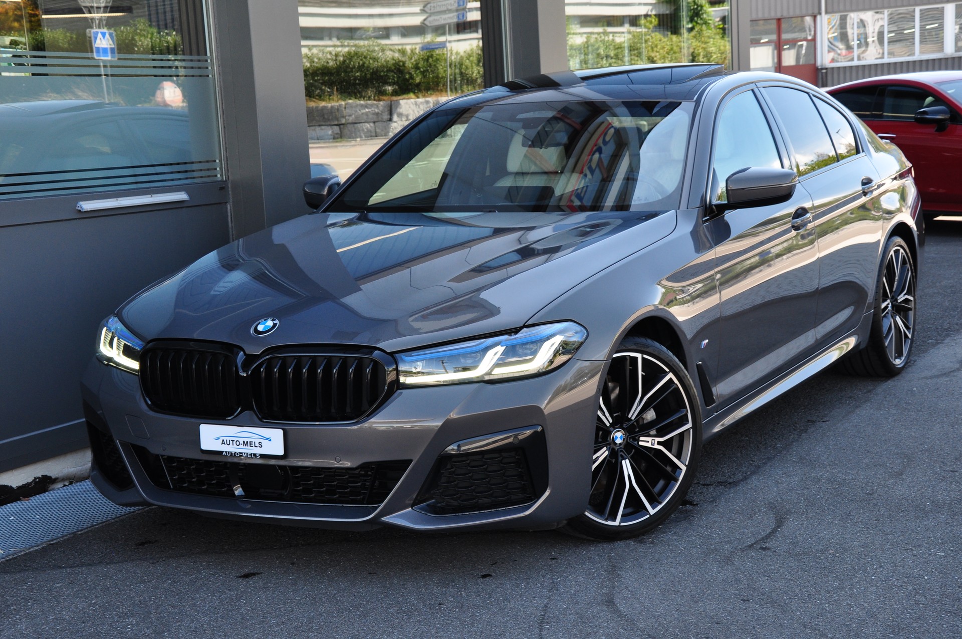 BMW 540d xDrive 48V M Sport Steptronic-image-12