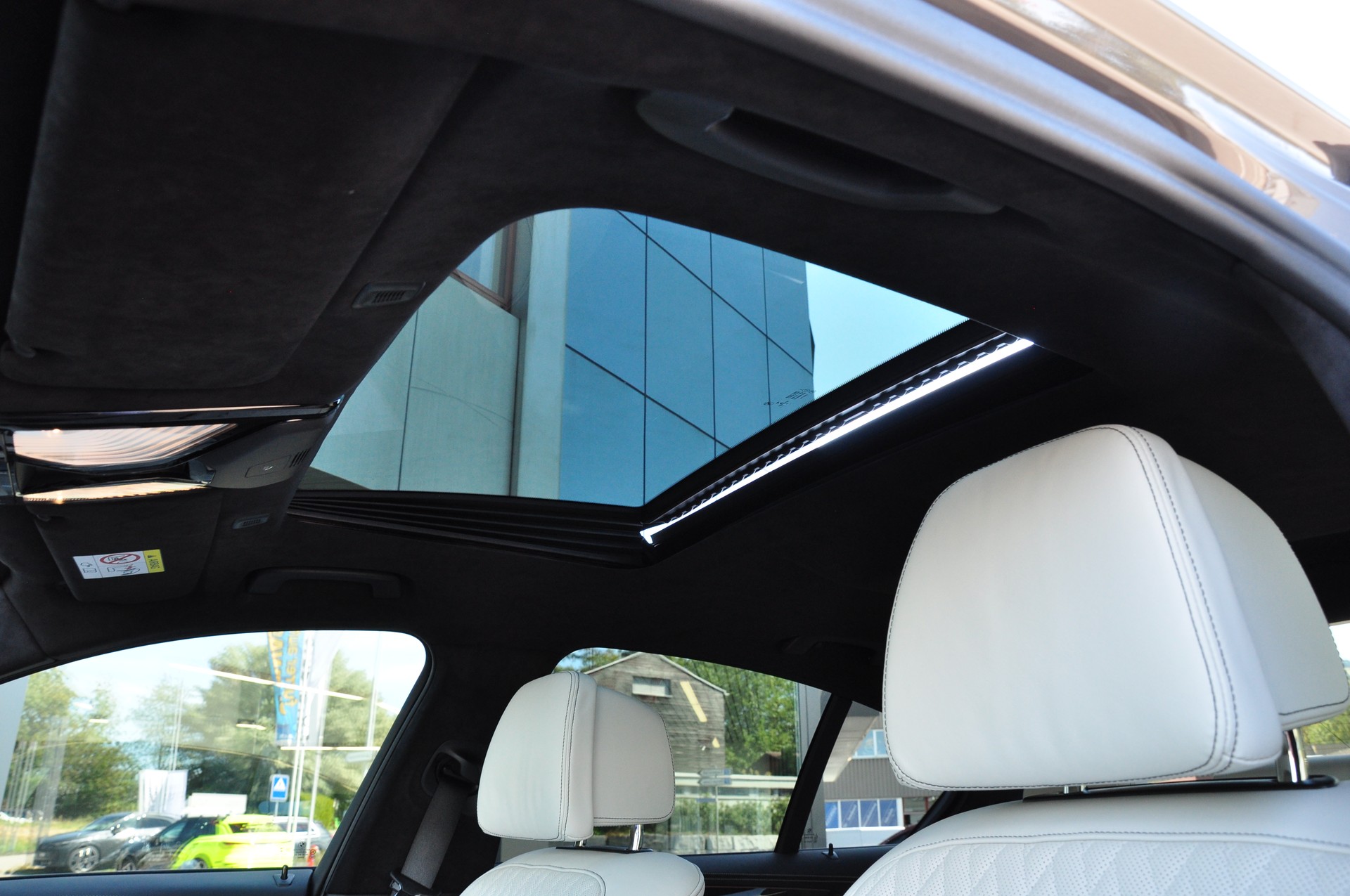 BMW 540d xDrive 48V M Sport Steptronic-image-14