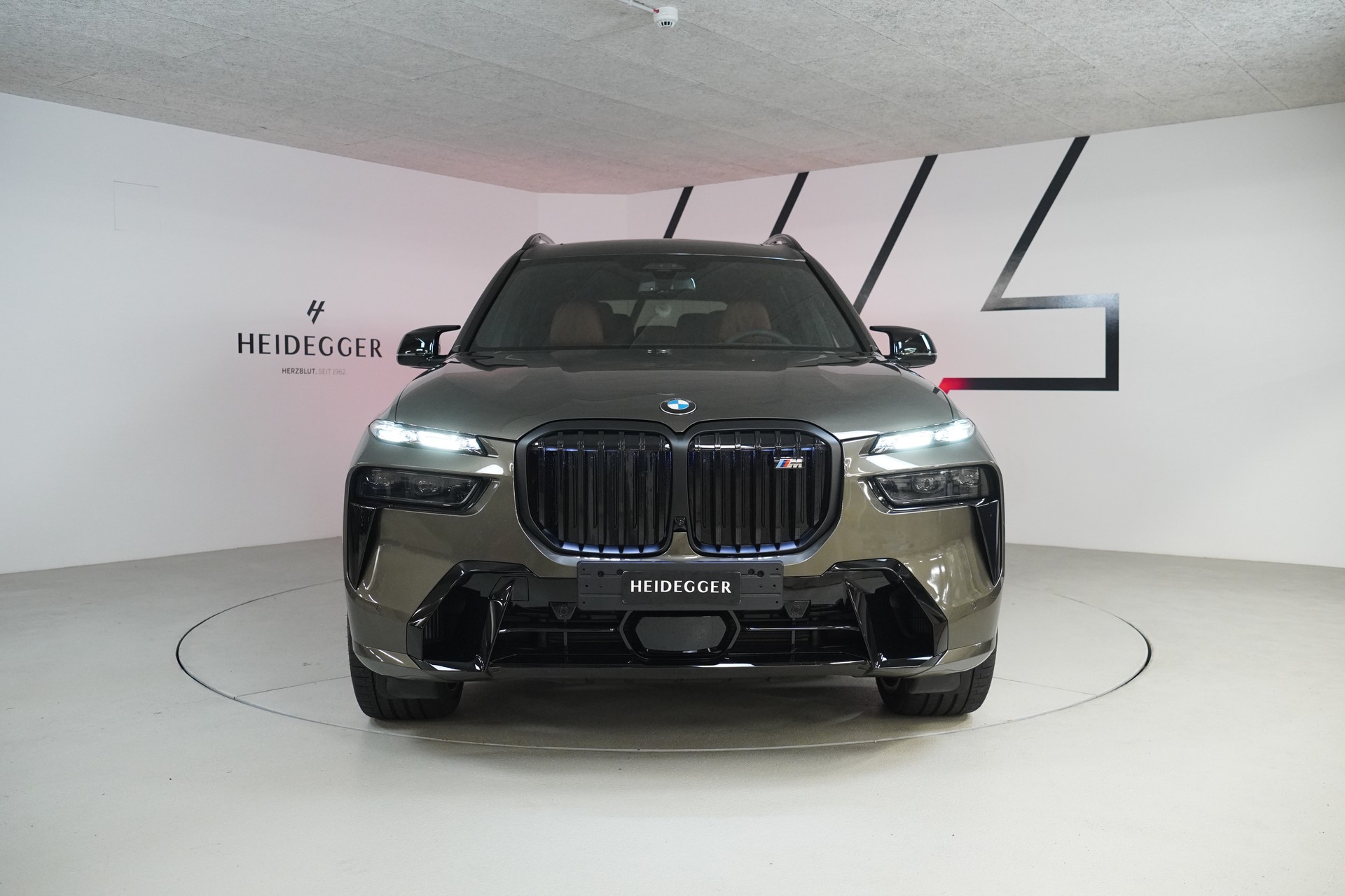 BMW X7 xDrive 48V M60i Steptronic M Sport Pro-showroom-element-1