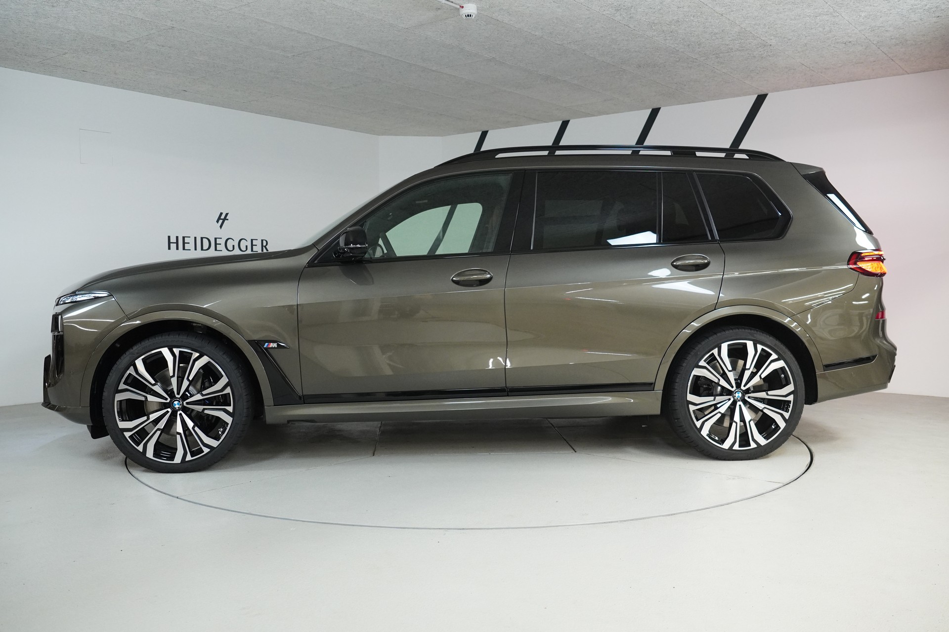 BMW X7 xDrive 48V M60i Steptronic M Sport Pro-showroom-element-3