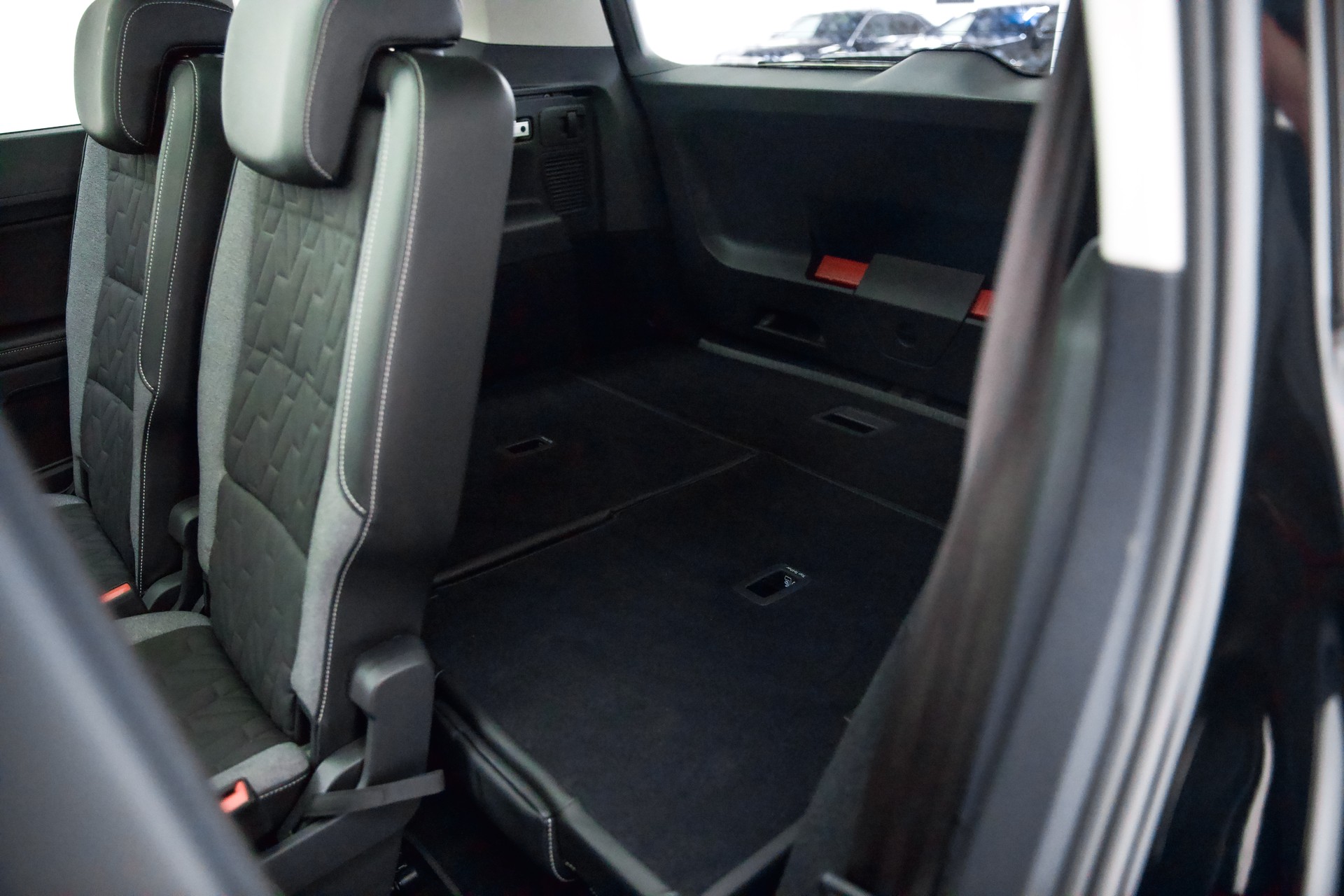 VW Touran 2.0 TDI BlueMotion Technology Comfortline DSG-image-23