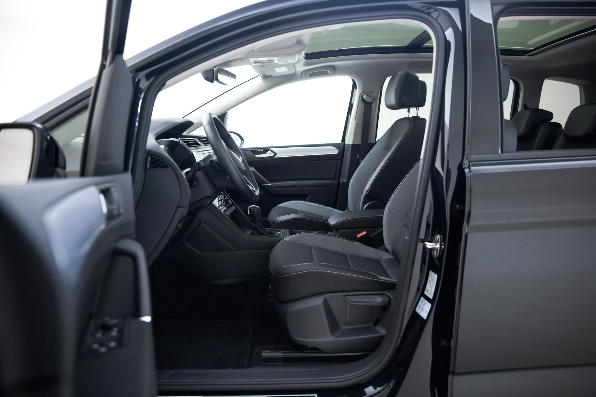 VW Touran 2.0 TDI BlueMotion Technology Comfortline DSG-image-18