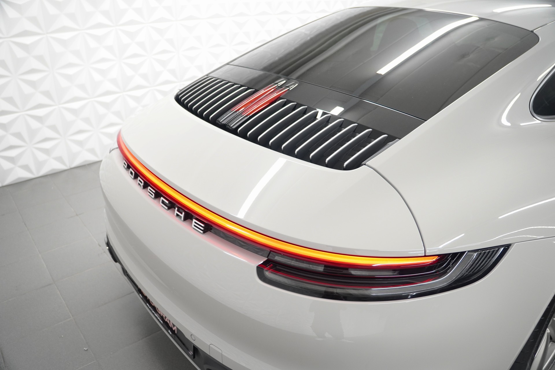 PORSCHE 911 Carrera 4S PDK-image-24