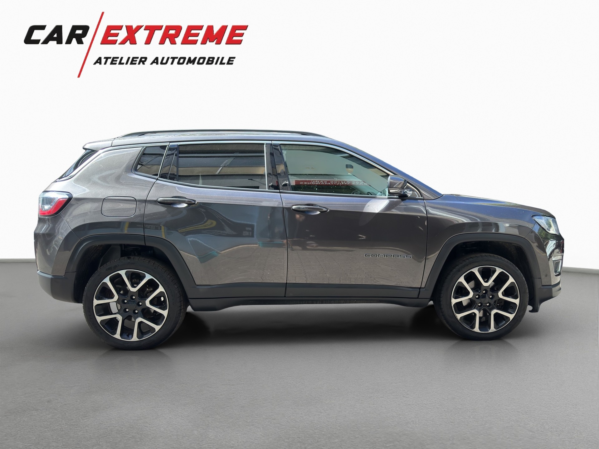 JEEP Compass 1.4 Turbo Limited AWD 9ATX-showroom-element-3