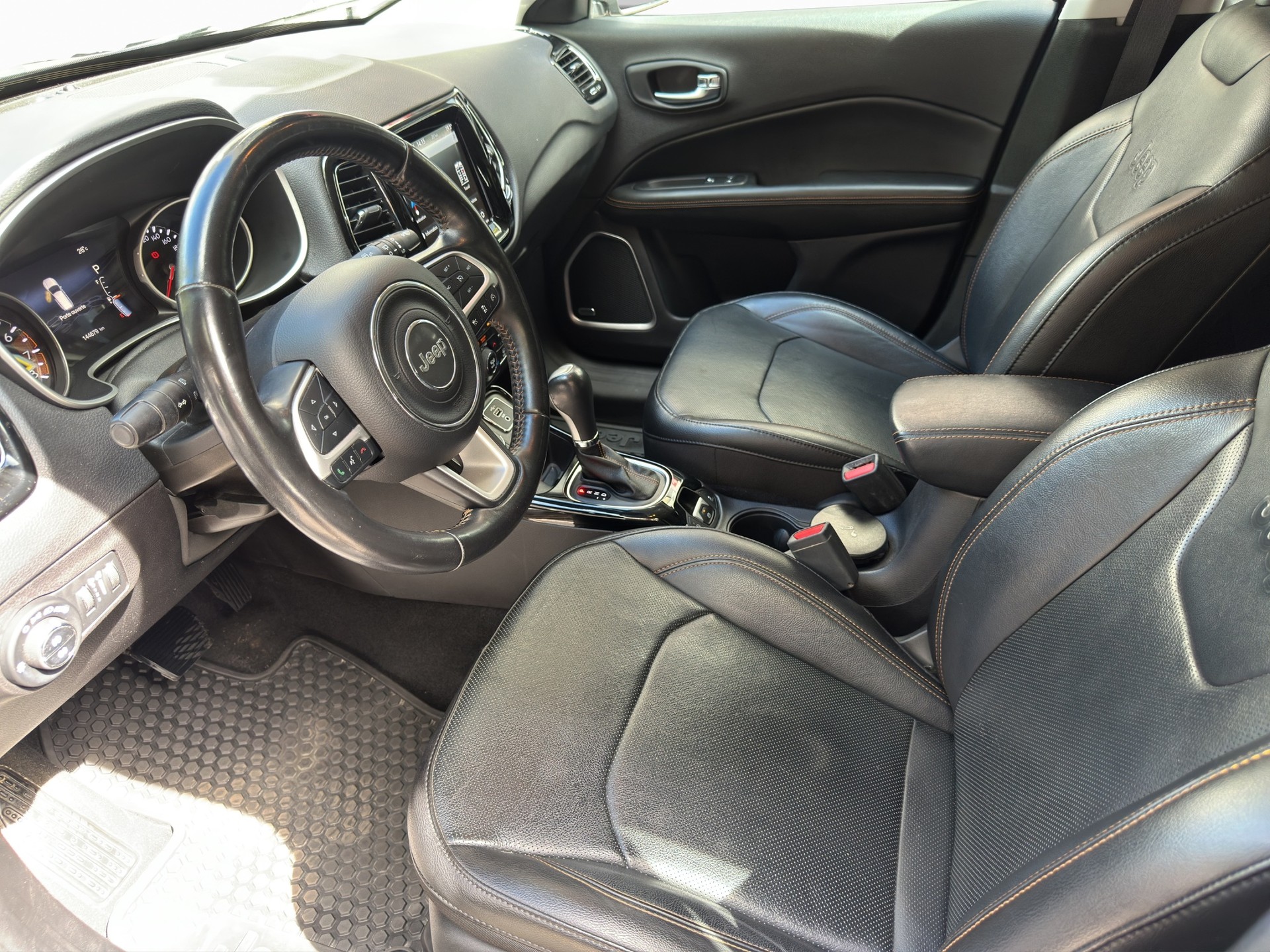 JEEP Compass 1.4 Turbo Limited AWD 9ATX-image-12