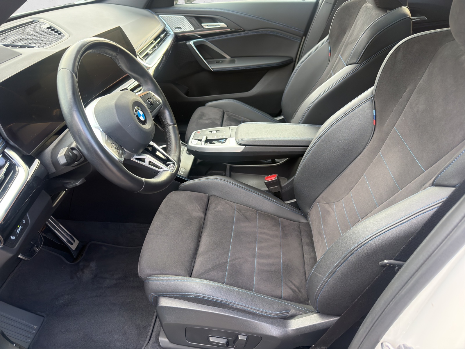 BMW X1 xDrive 23i M Sport 48V-image-9