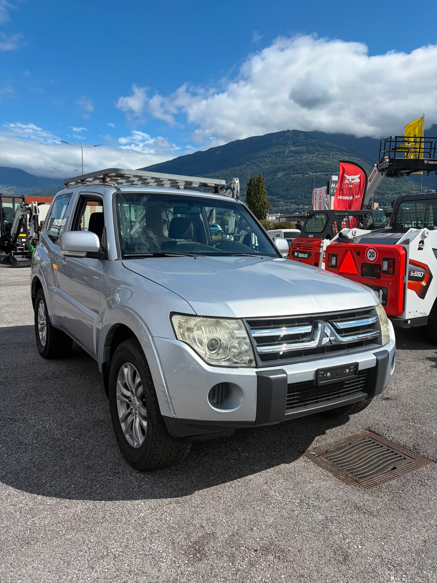 MITSUBISHI Pajero 3.2 DI-D Invite-showroom-element-1