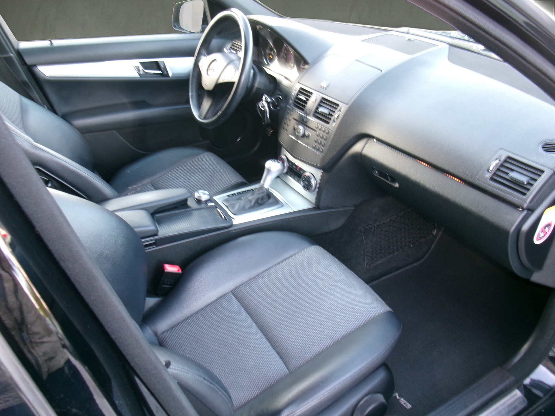 MERCEDES-BENZ C 180 Kompressor BlueEfficiency White Star-image-5