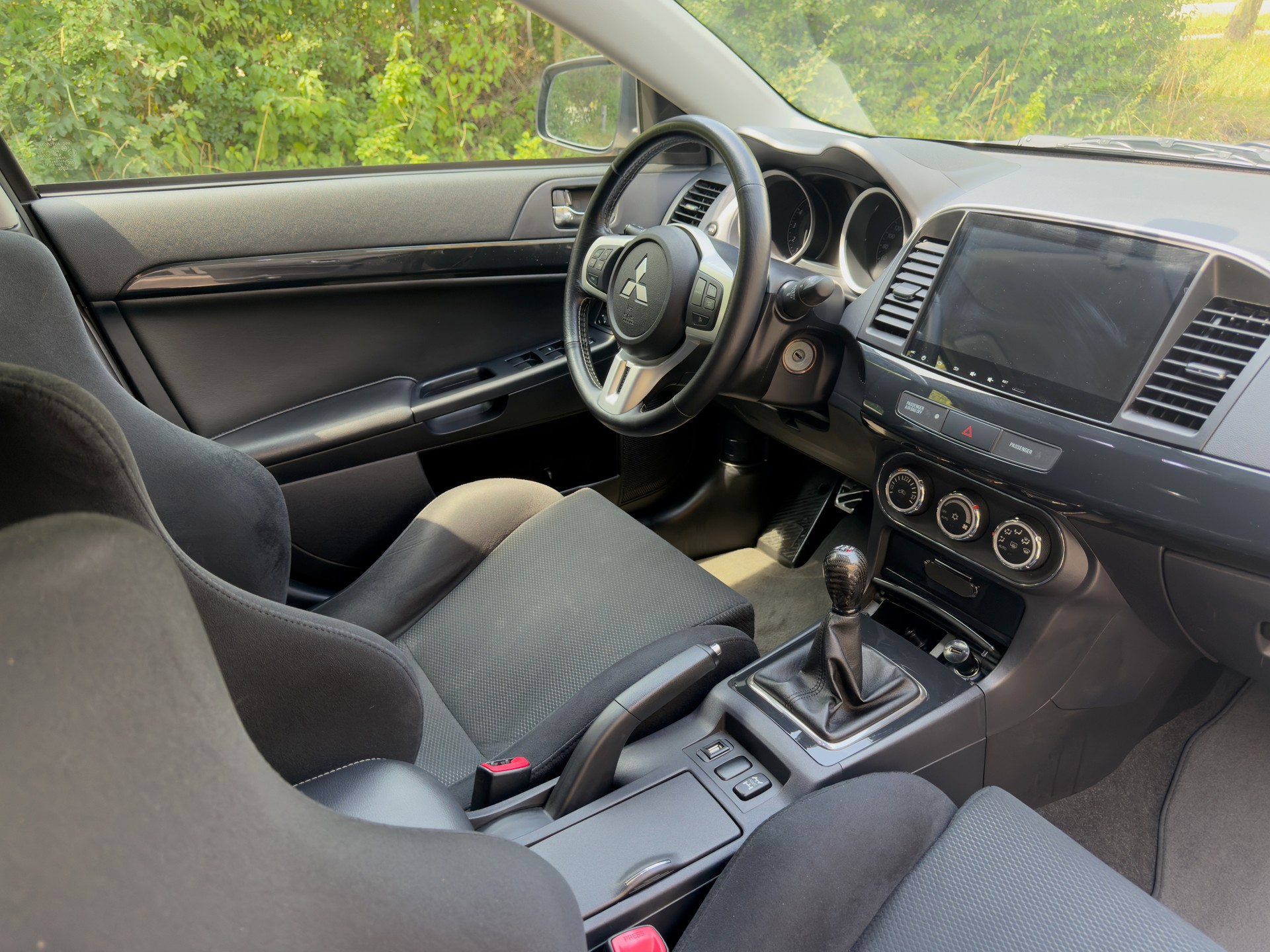MITSUBISHI 2.0 T MIVEC EVO Final Edition-image-9