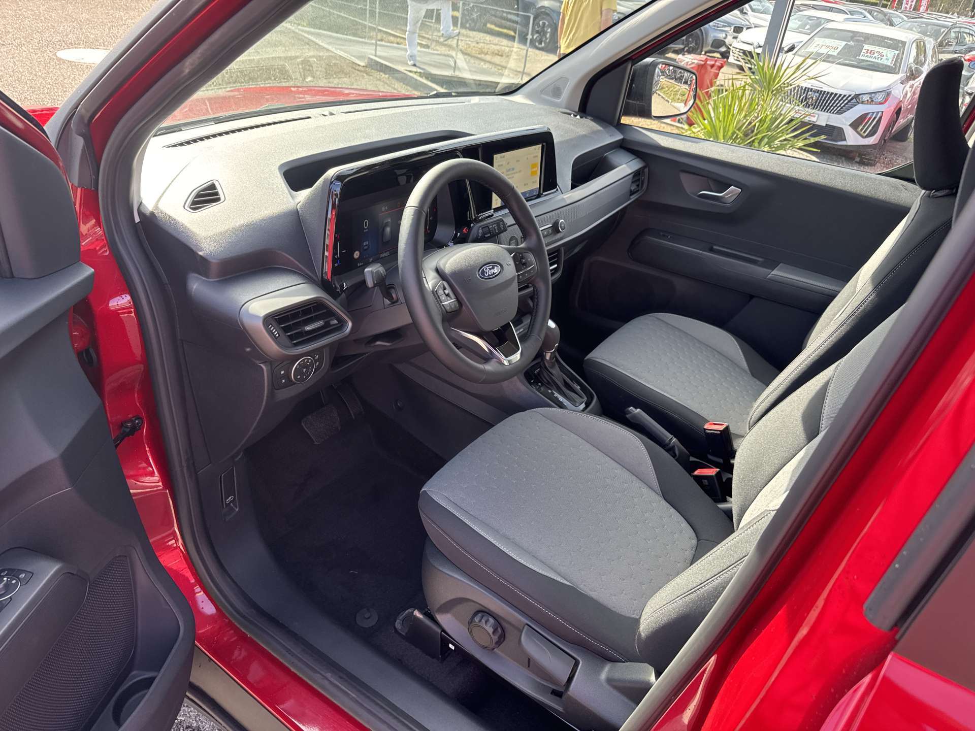 FORD Tourneo Courier 1.0 EcoBoost Titanium Automat-image-5