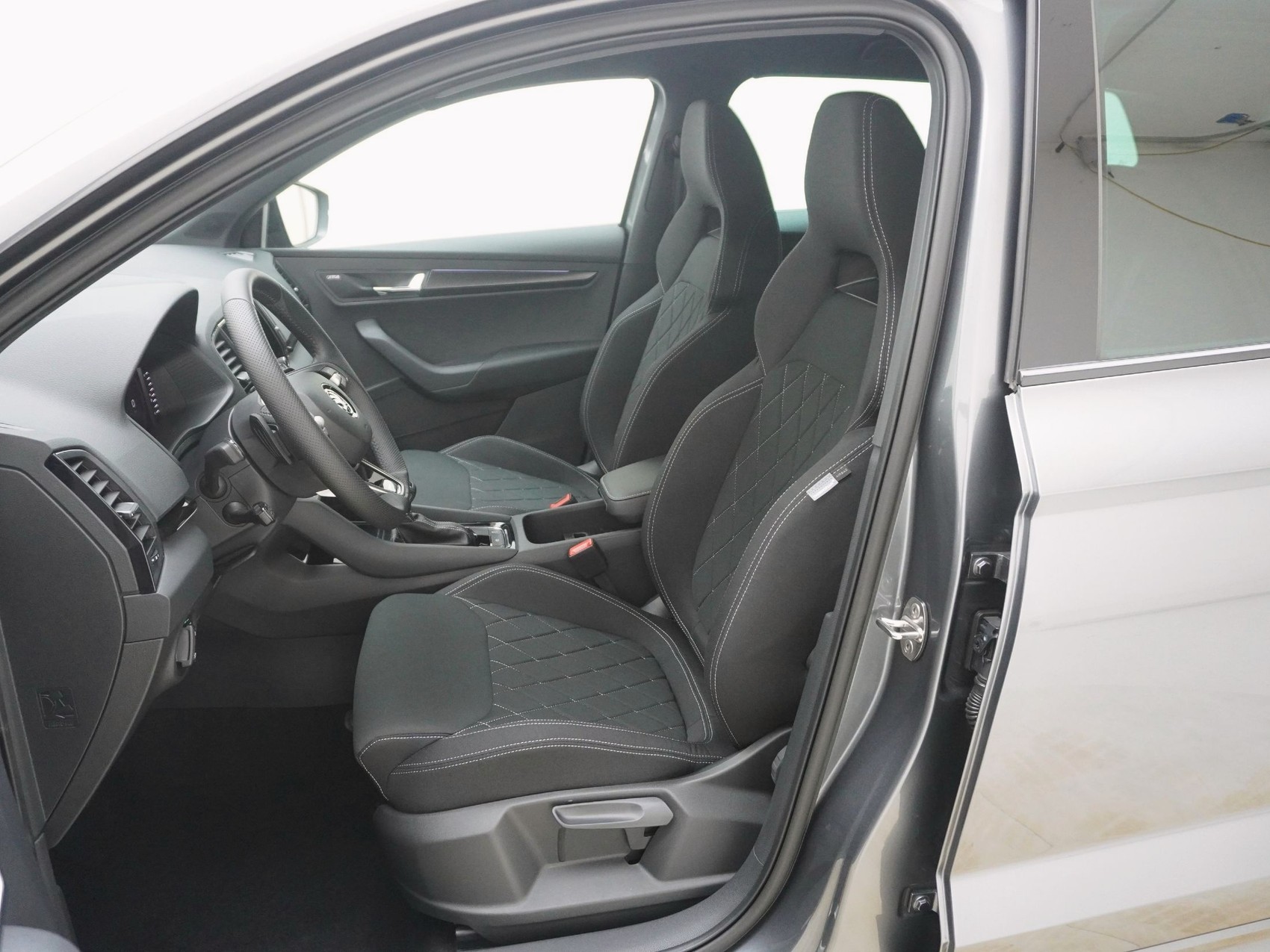 SKODA Karoq 2.0 TSI SportLine DSG 4x4-image-12