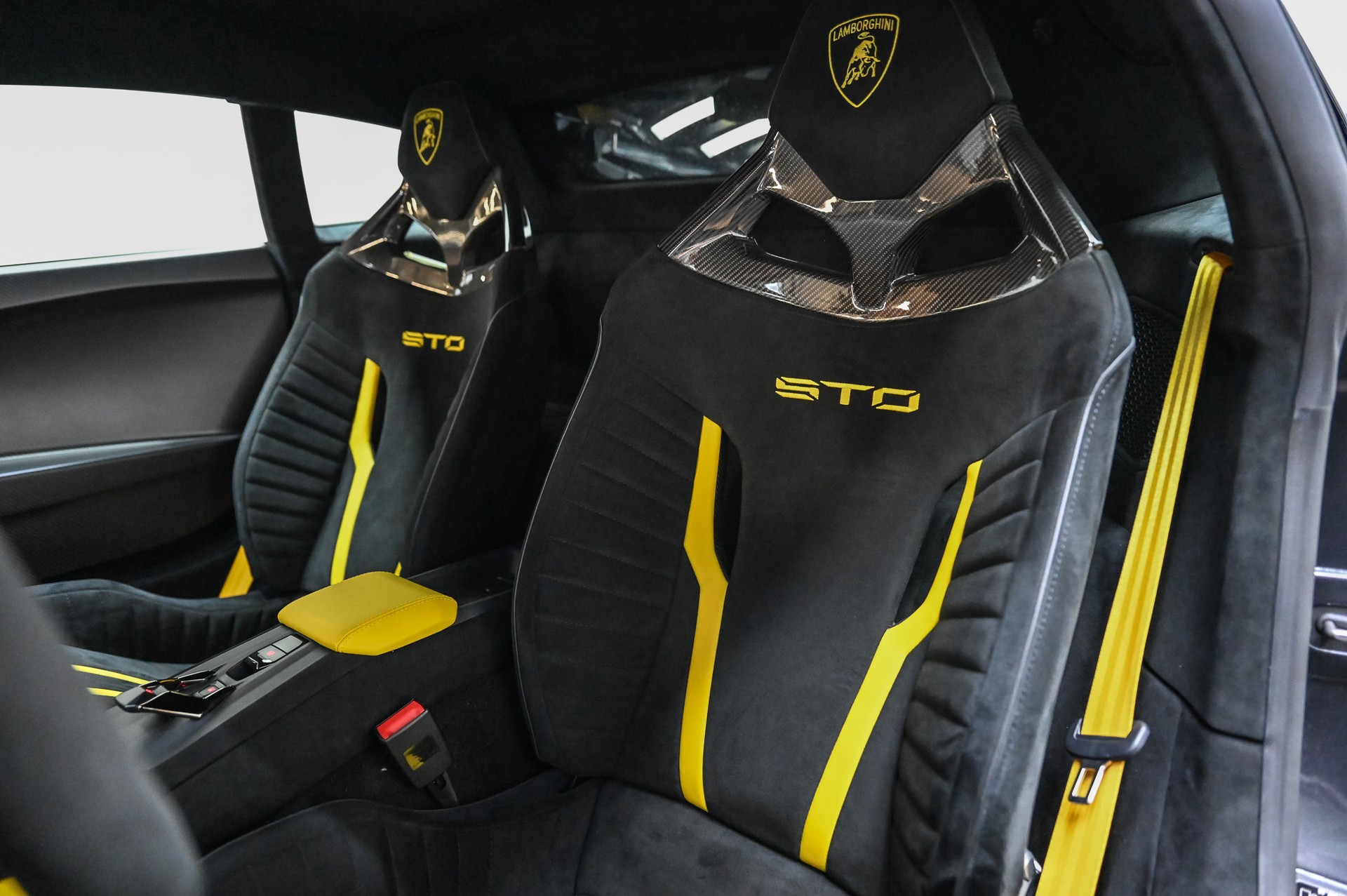 LAMBORGHINI Huracan Coupé 5.2 STO-image-25