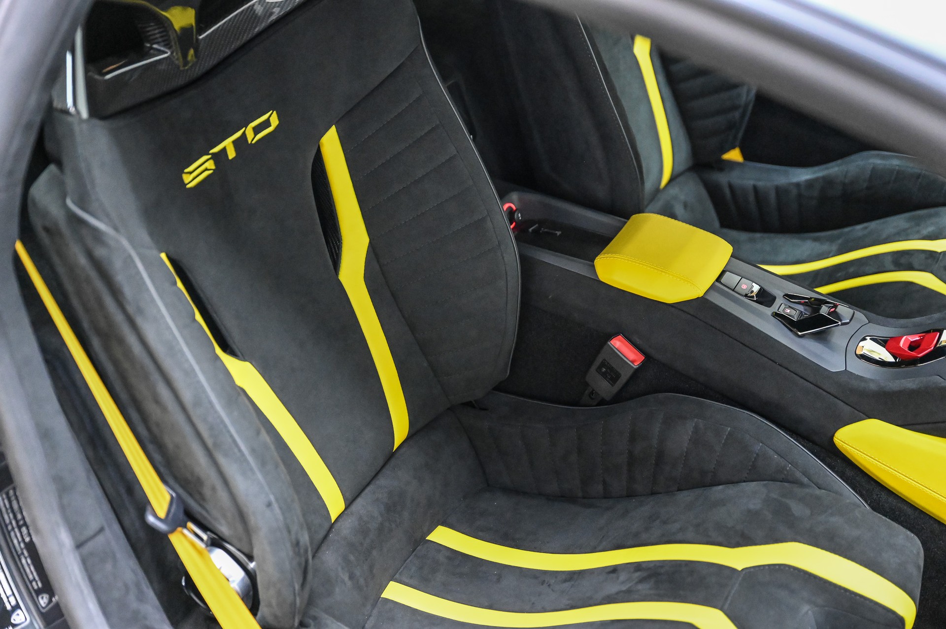 LAMBORGHINI Huracan Coupé 5.2 STO-image-26