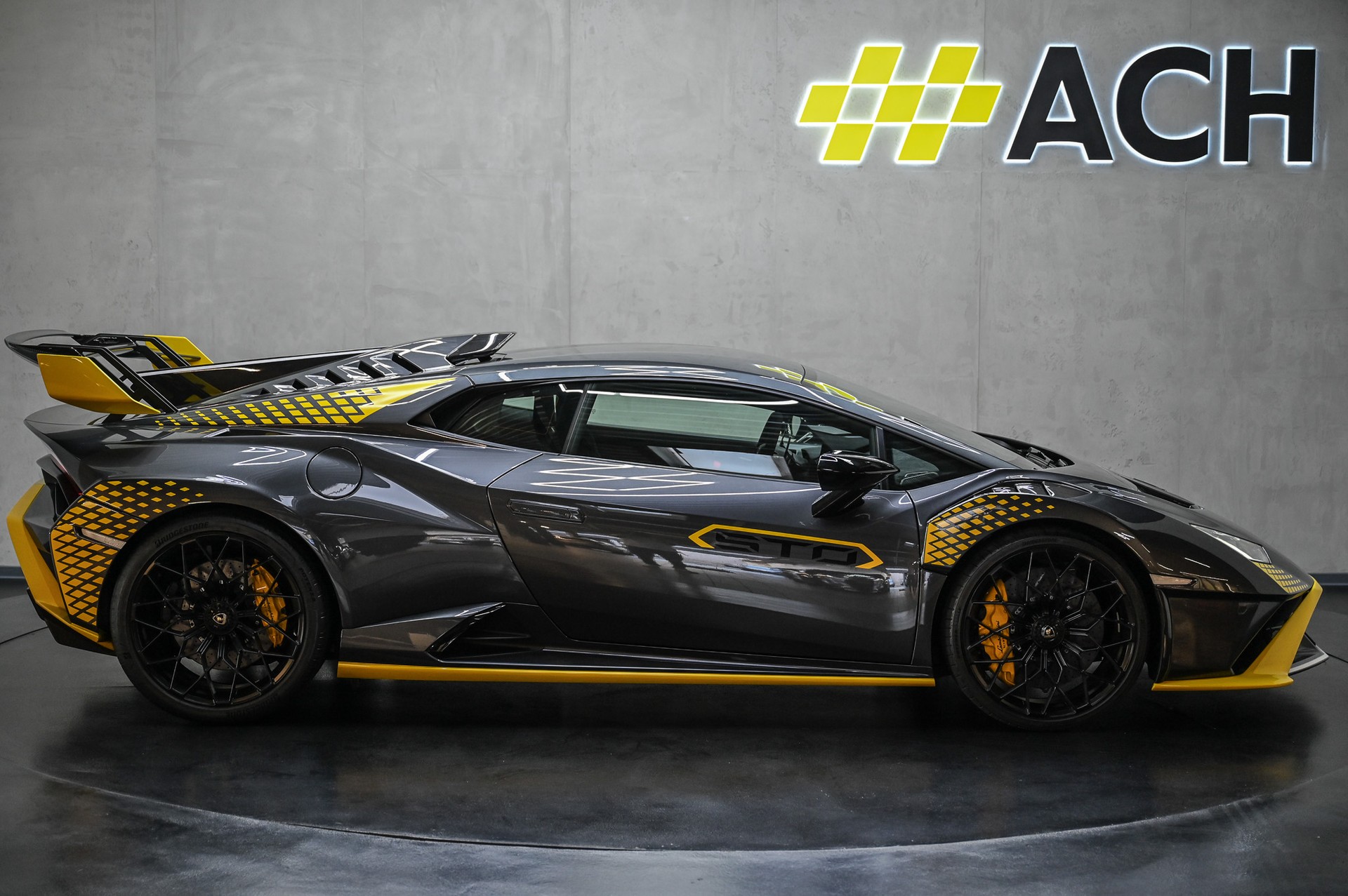 LAMBORGHINI Huracan Coupé 5.2 STO-image-10
