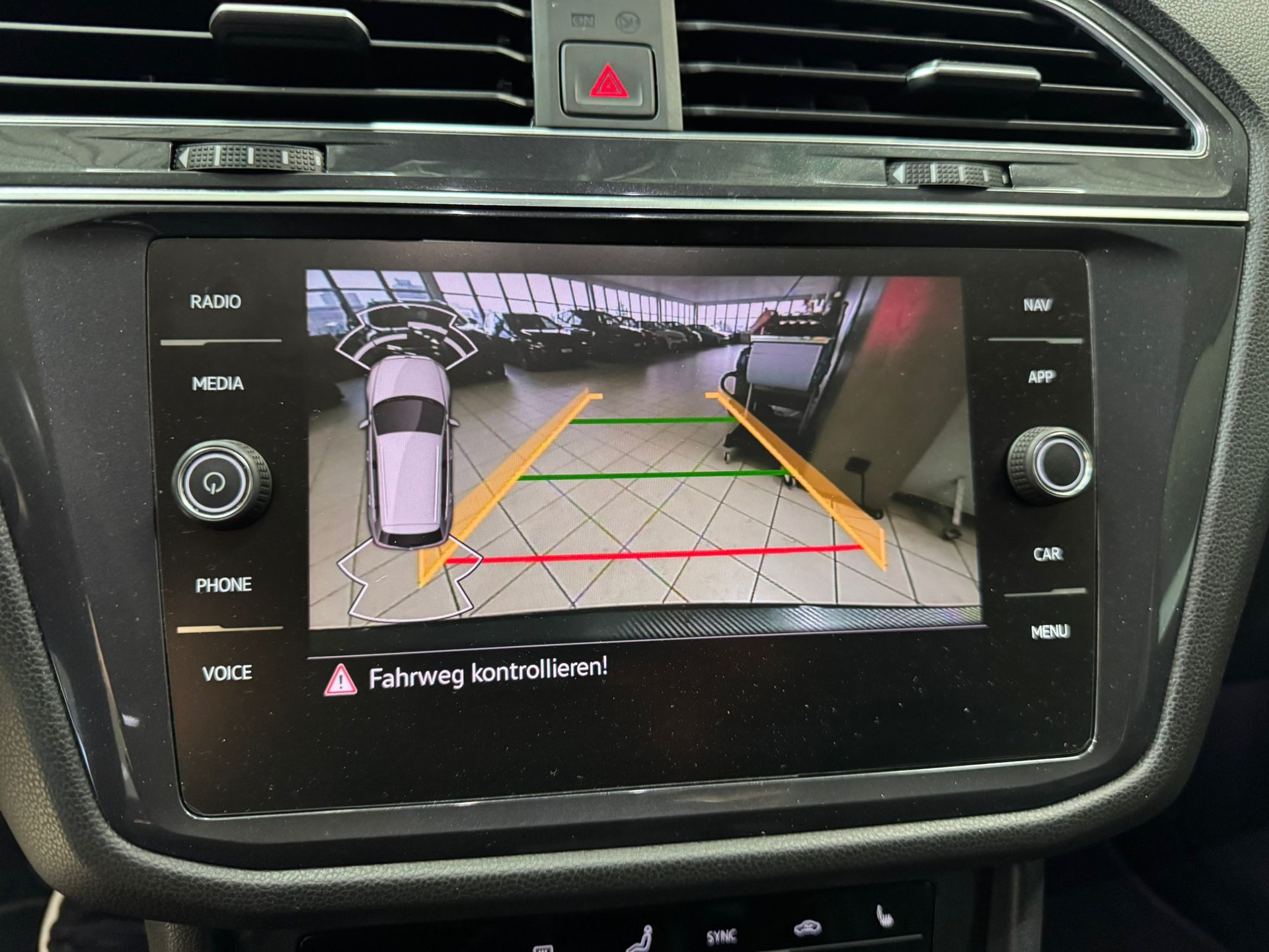 VW Tiguan Allspace 2.0 TDI SCR Life DSG-image-13
