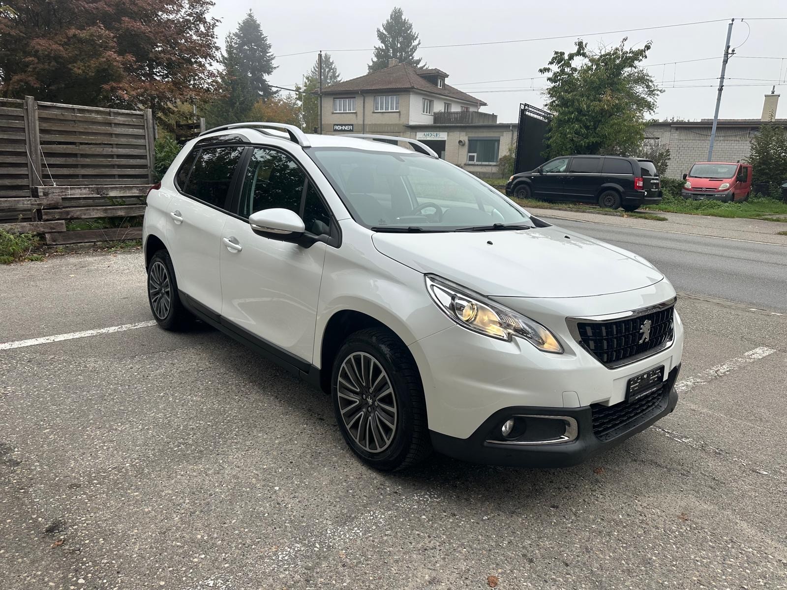 PEUGEOT 2008 1.2 PureTech Style EAT6