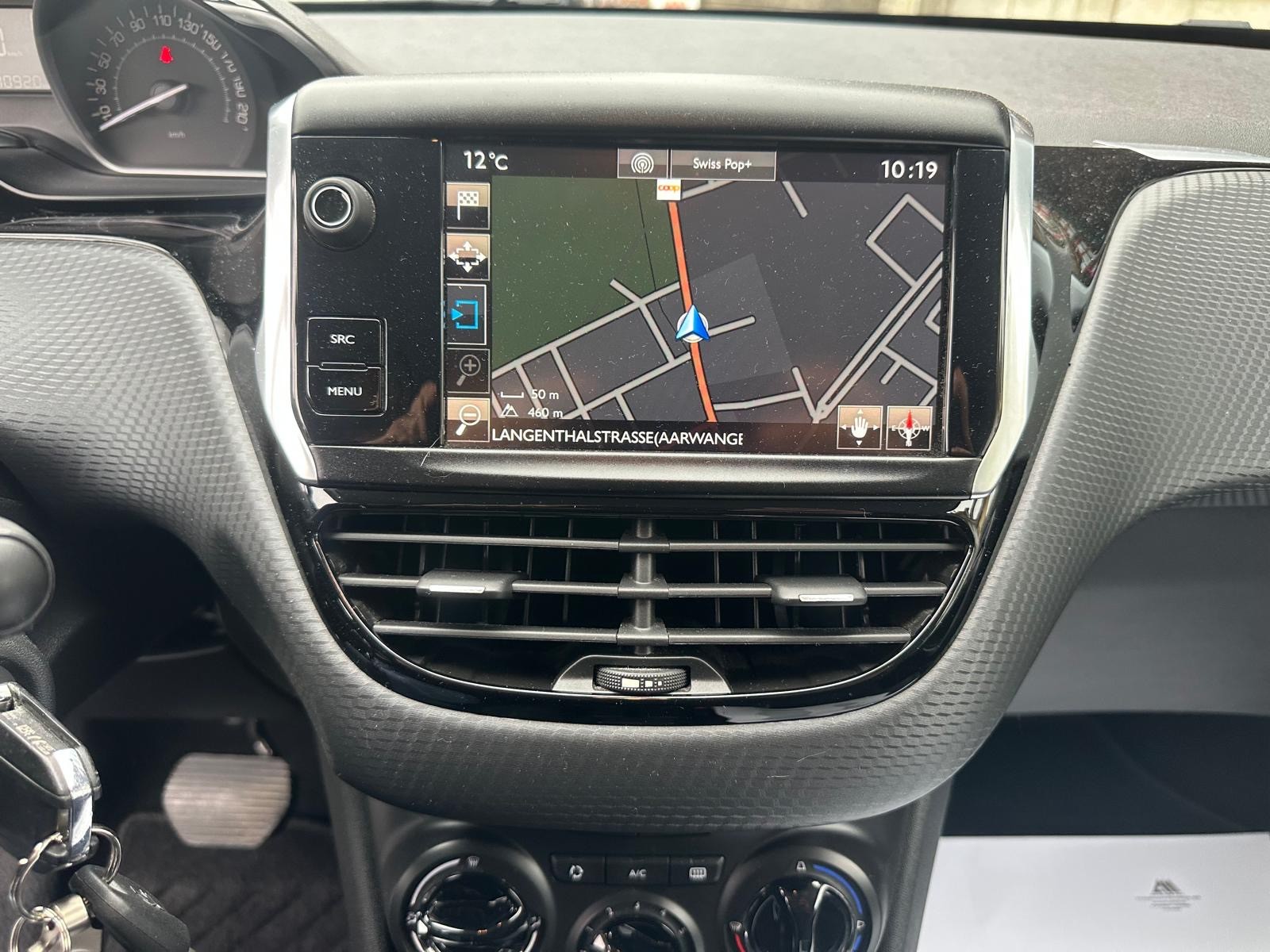 PEUGEOT 2008 1.2 PureTech Style EAT6-image-11
