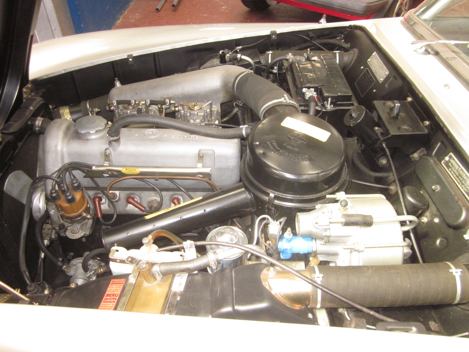 MERCEDES-BENZ 190 SL-image-9