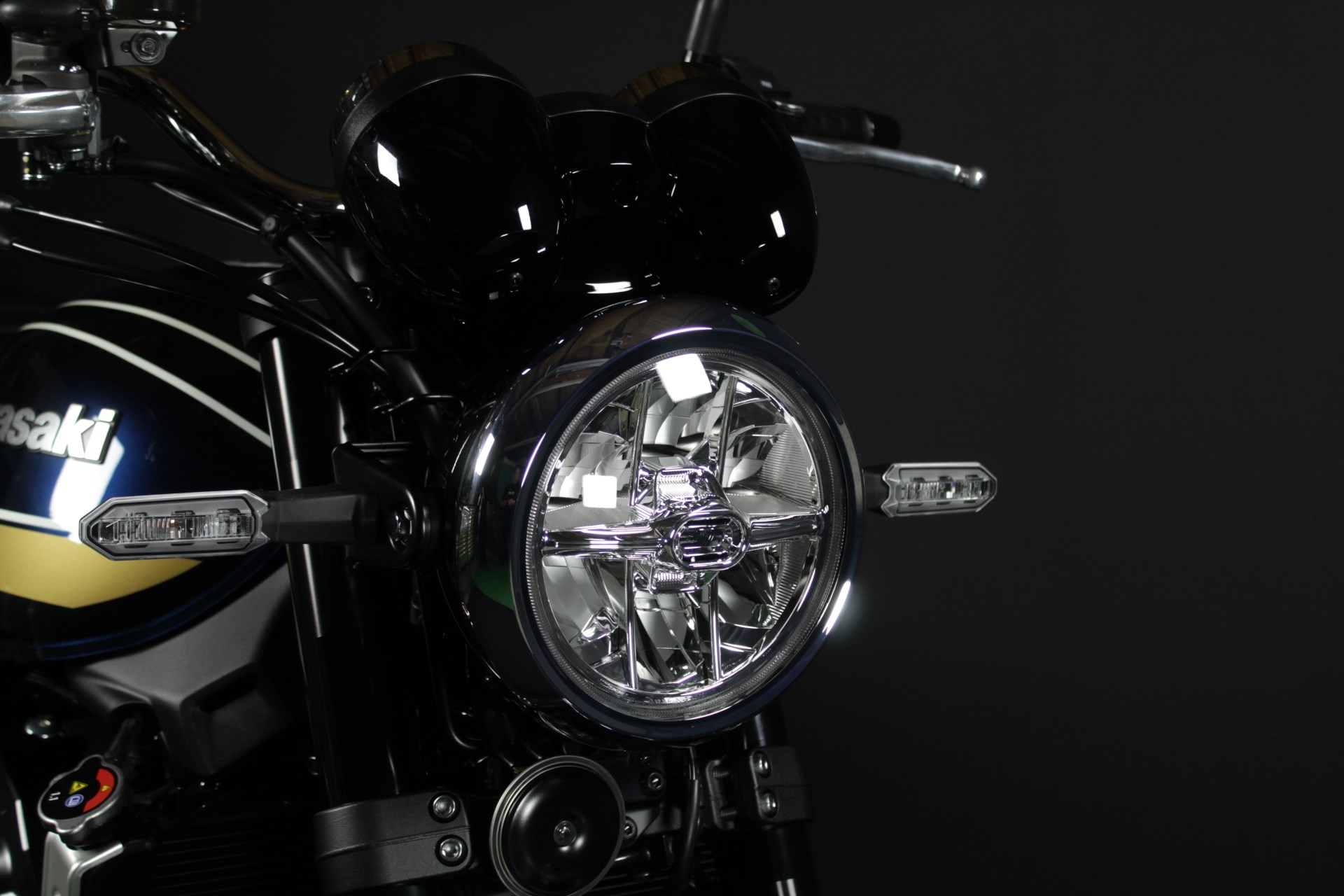 KAWASAKI Z 900 RS-image-8
