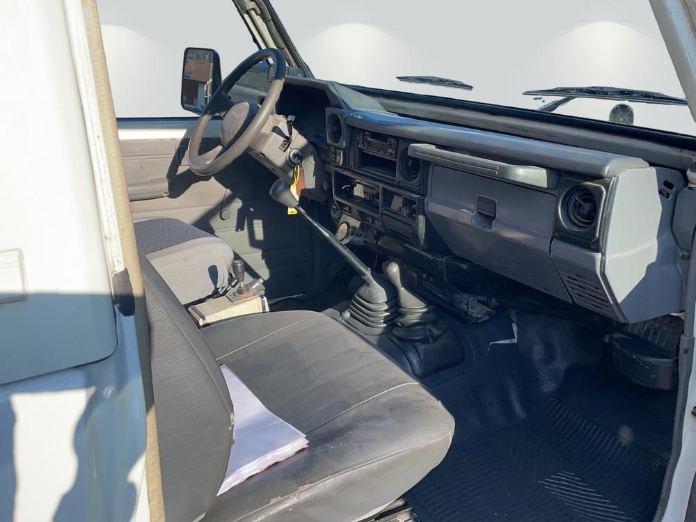 TOYOTA Land Cruiser 400 FRP-Top 4.2 D-image-7