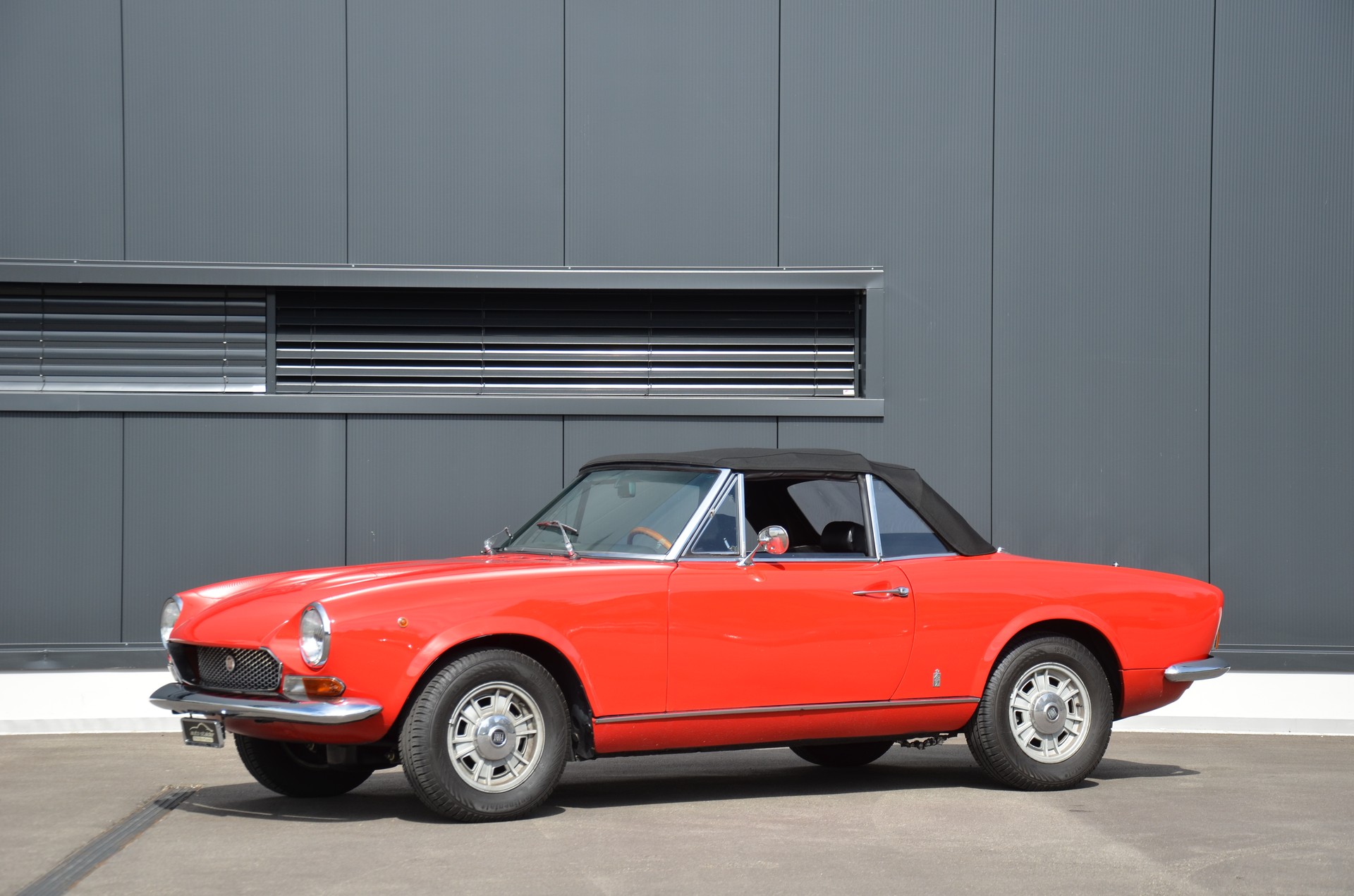 FIAT Sport-showroom-element-1