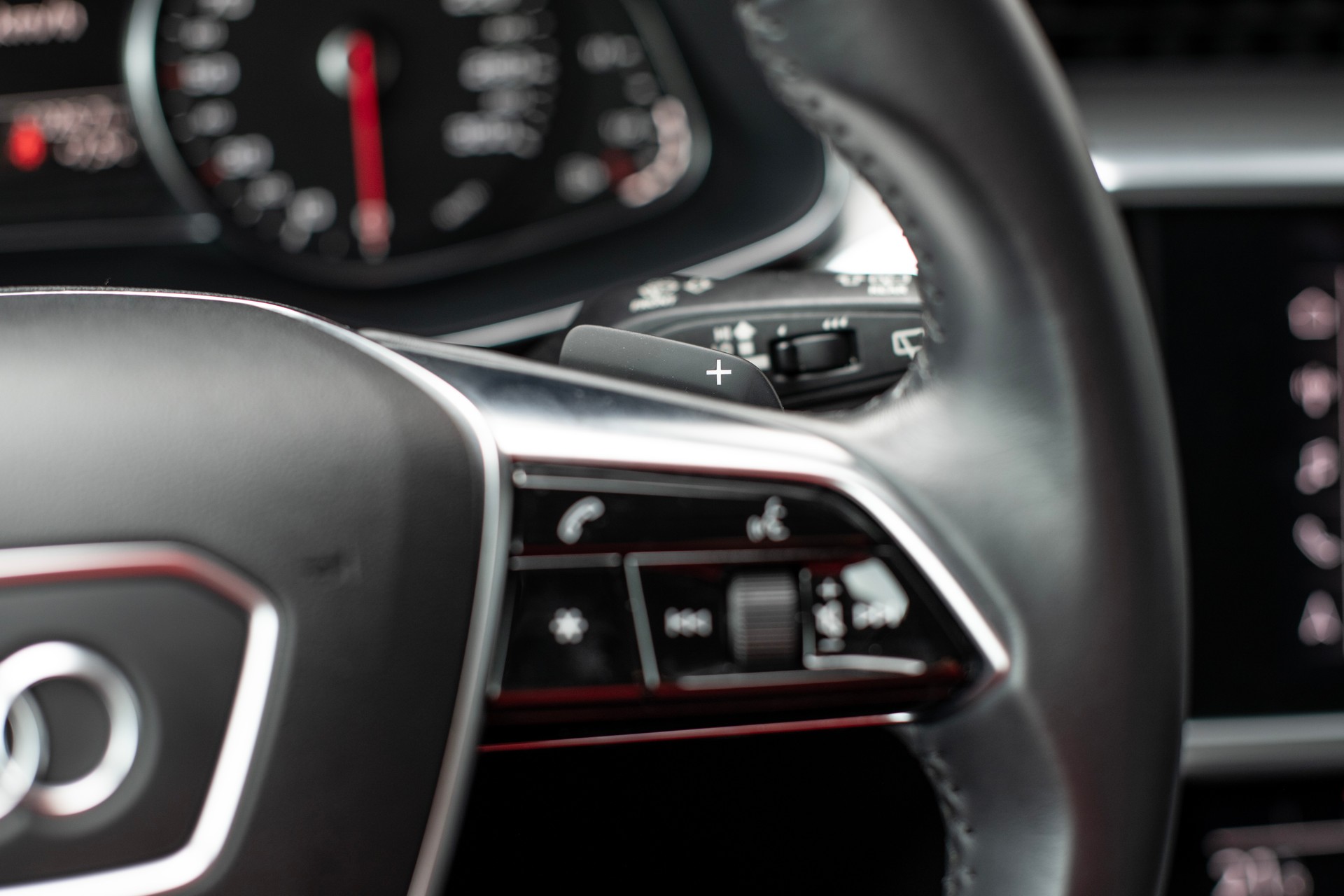 AUDI A6 Avant 50 TDI Sport quattro tiptronic-image-17