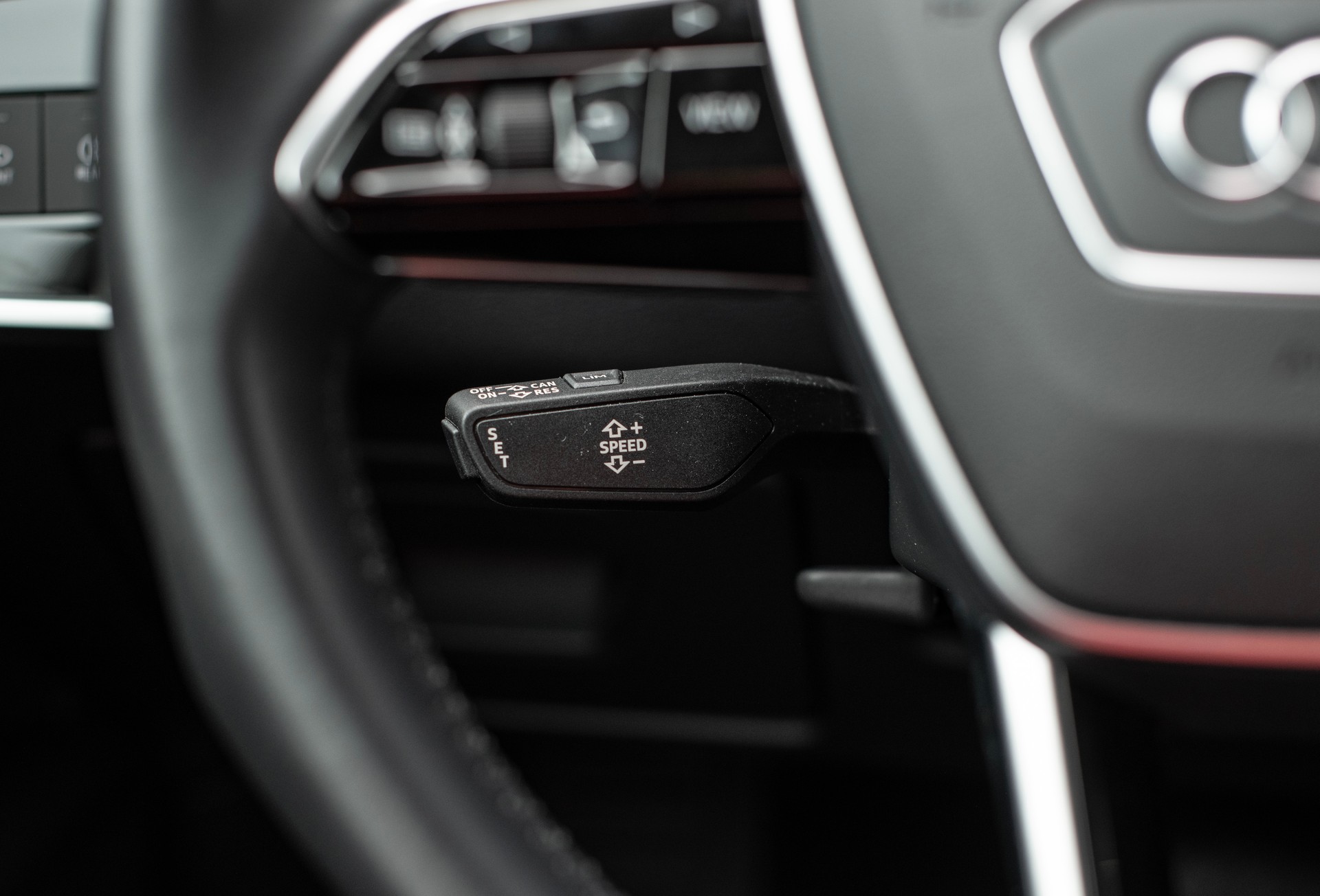 AUDI A6 Avant 50 TDI Sport quattro tiptronic-image-9