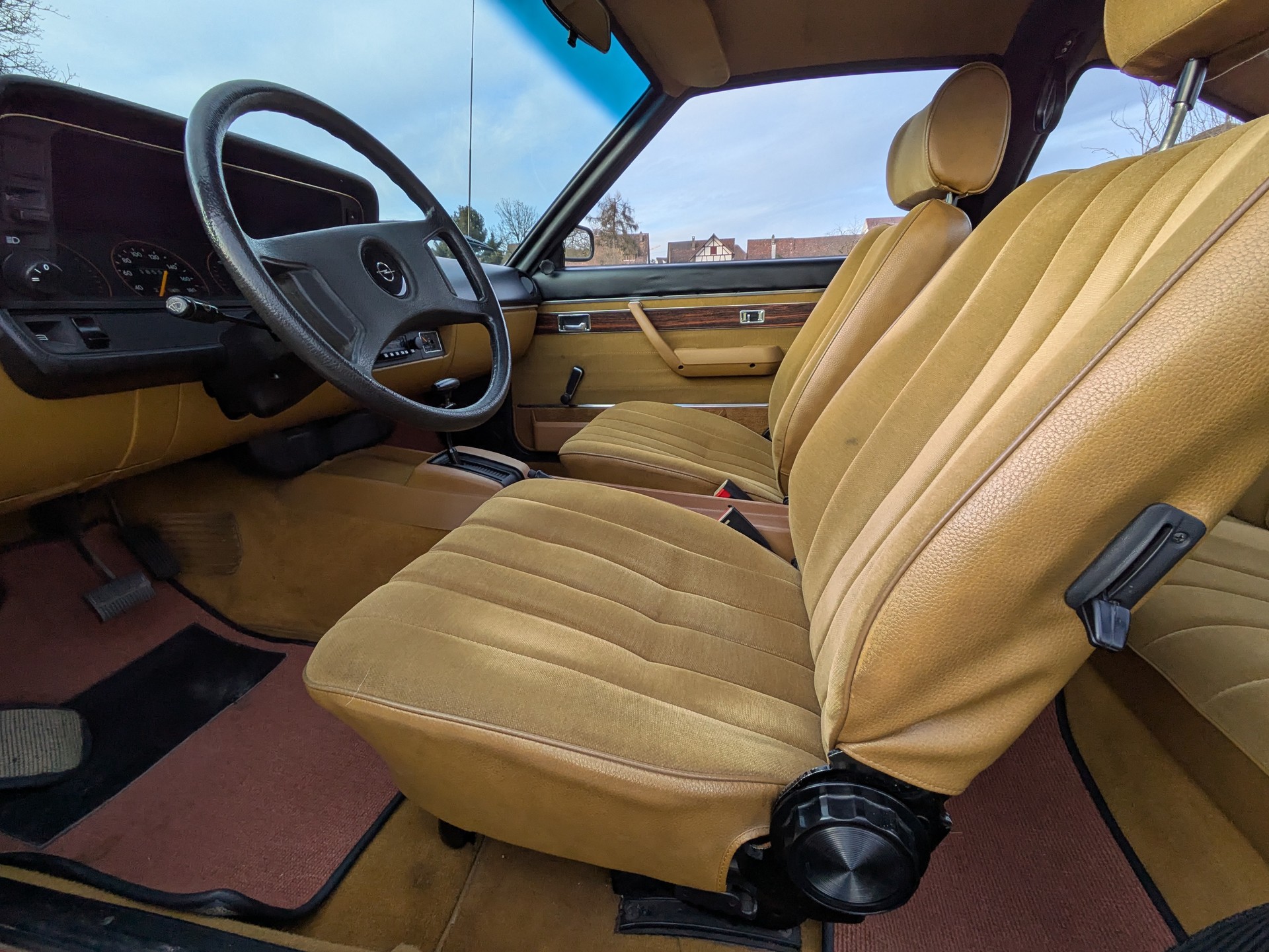 OPEL Berlinetta 2.0-image-8