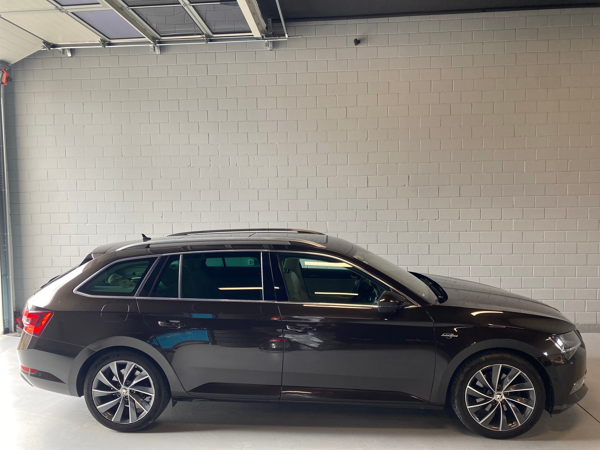 SKODA Superb Combi 2.0 TDi L&K 4x4 DSG-image-1