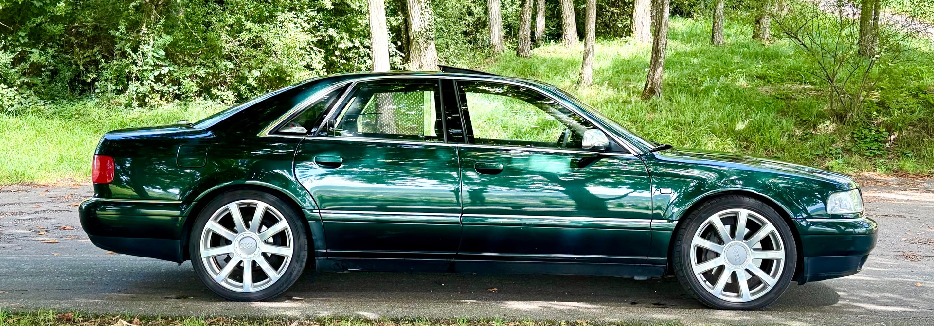 AUDI S8 4.2 quattro-image-18