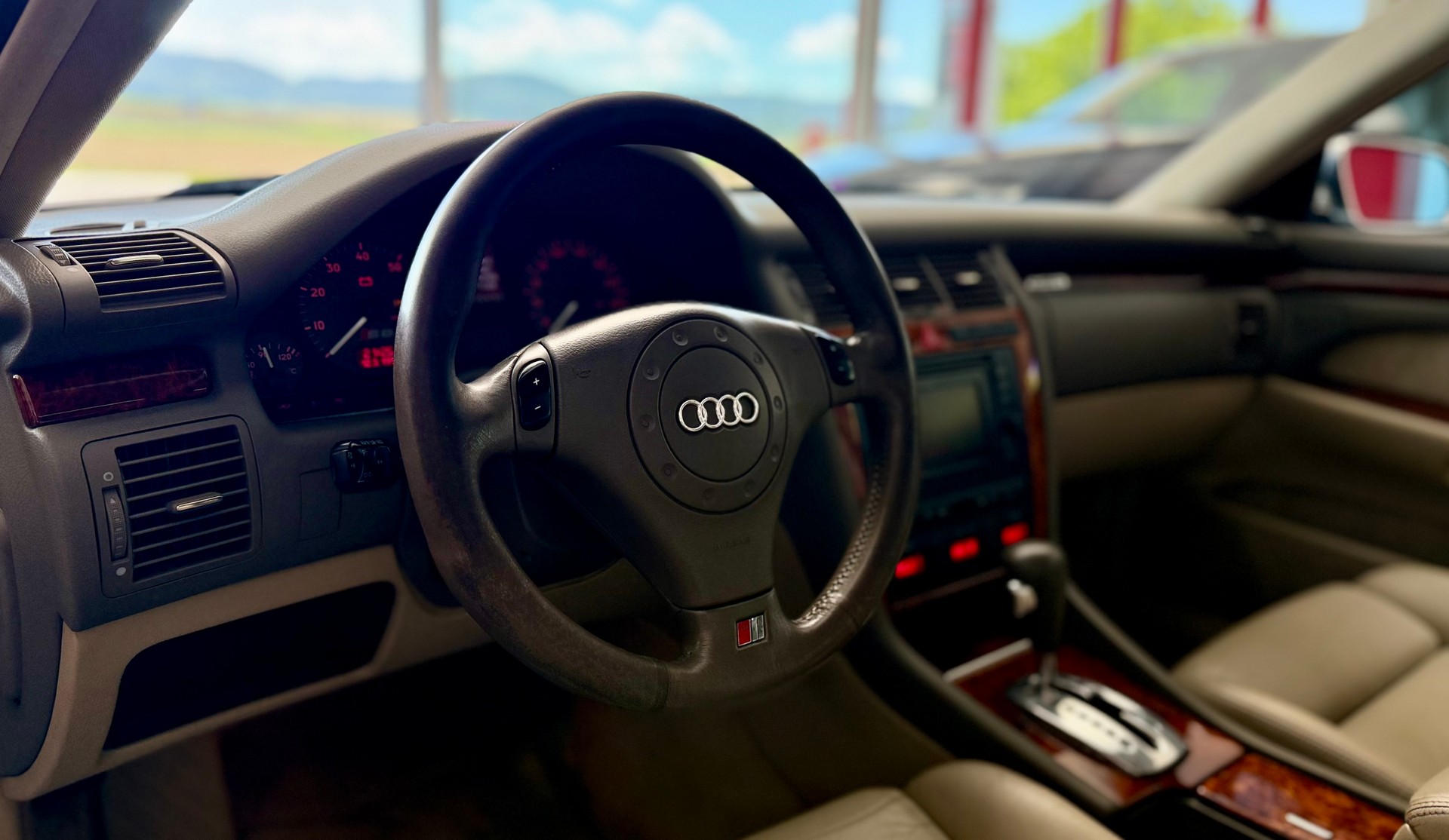 AUDI S8 4.2 quattro-image-18