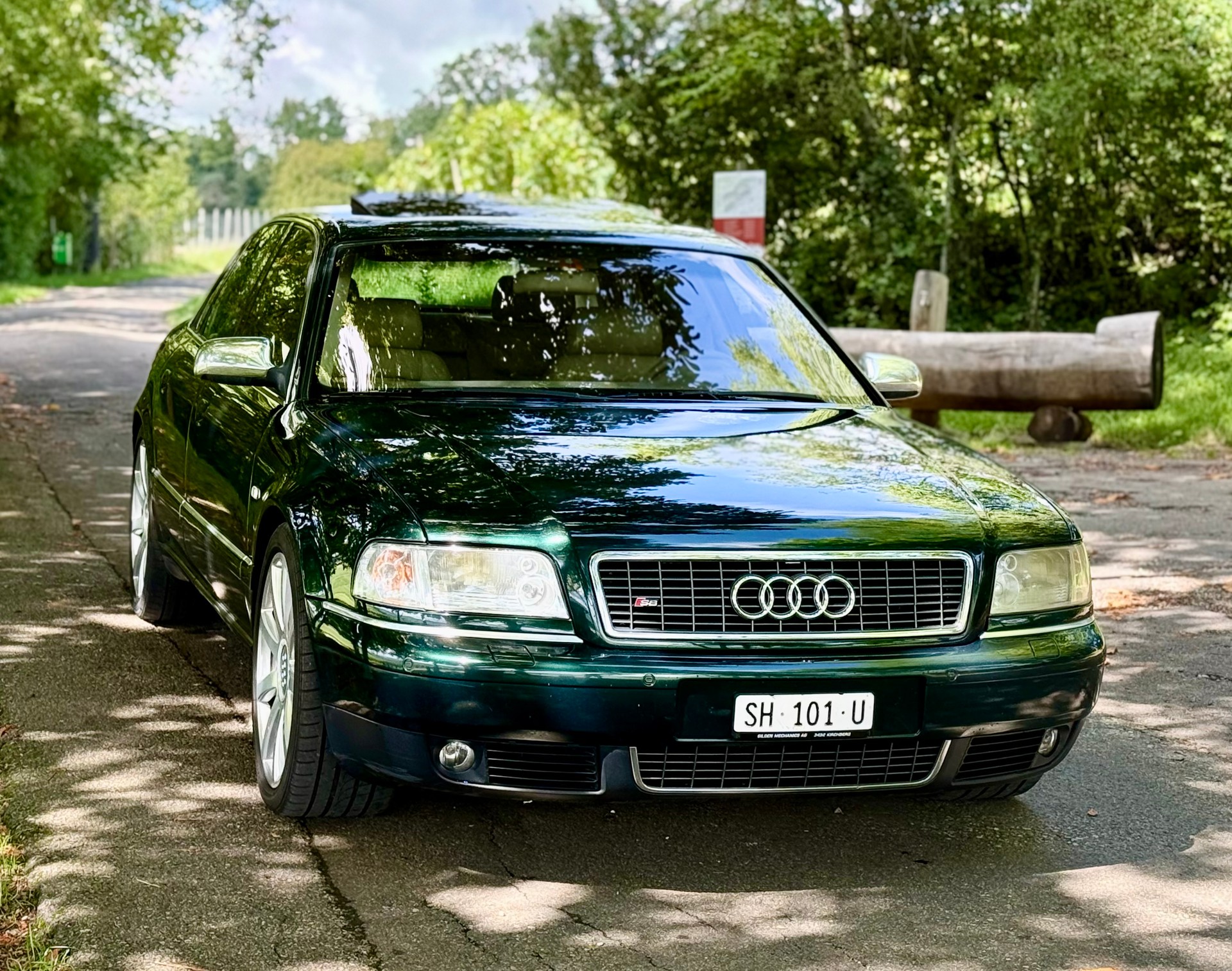 AUDI S8 4.2 quattro-image-5