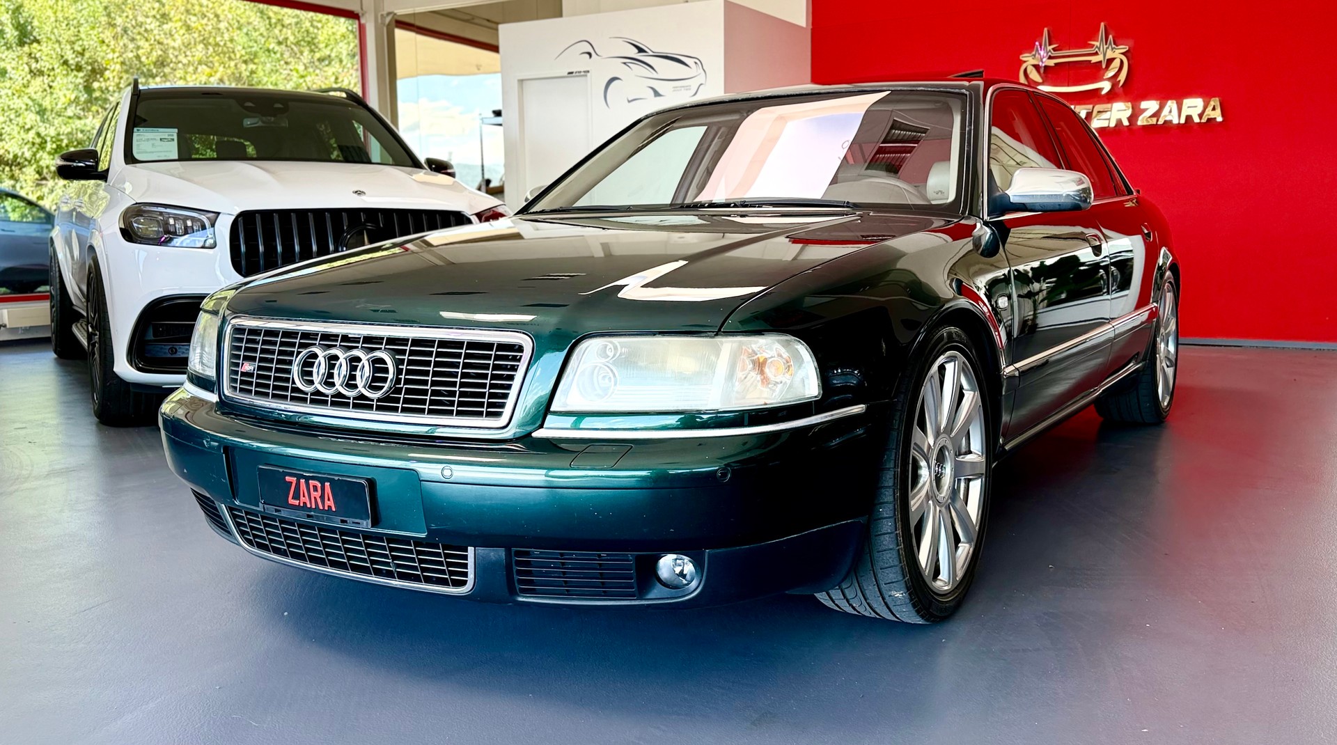 AUDI S8 4.2 quattro-image-7