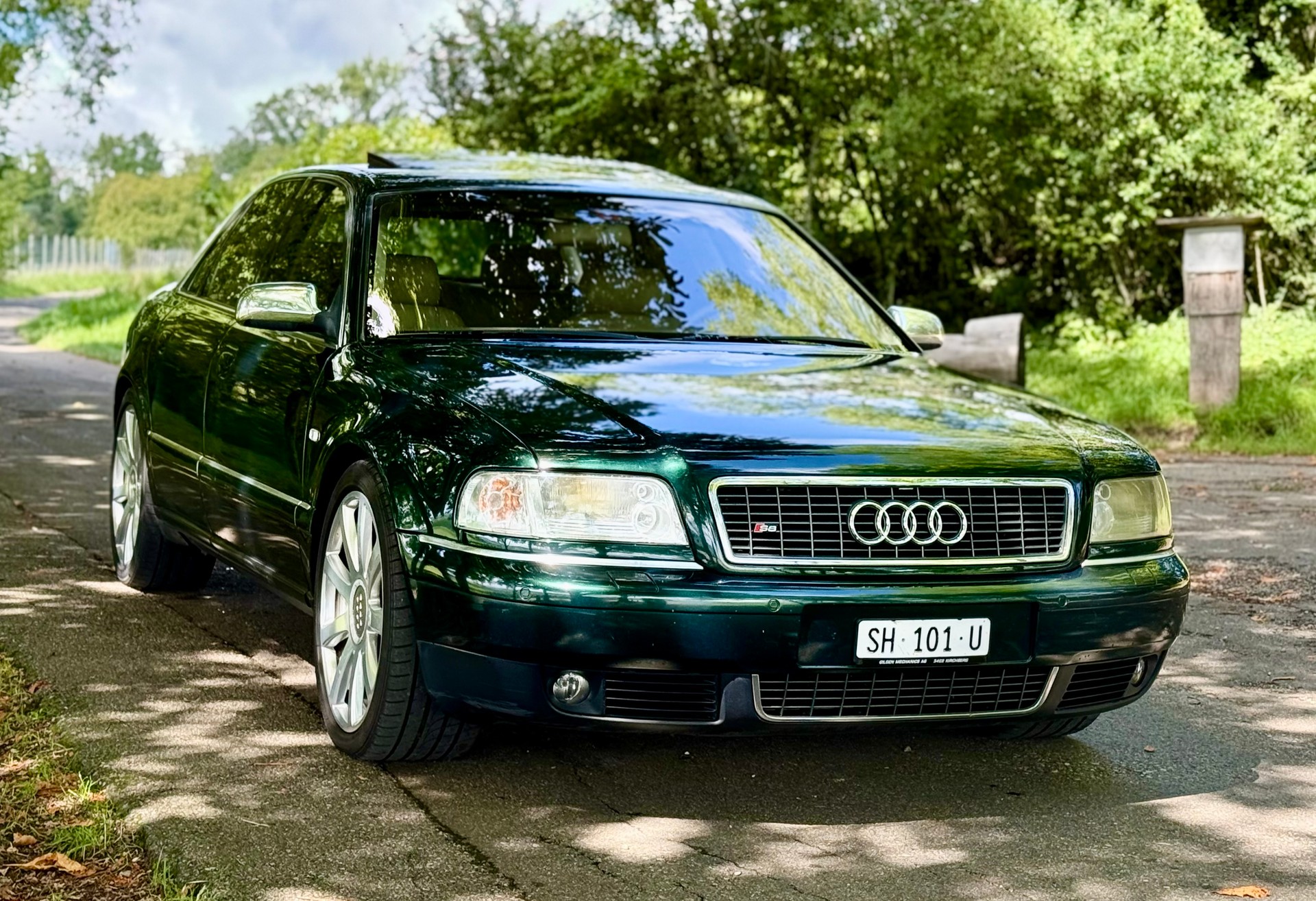 AUDI S8 4.2 quattro-image-6
