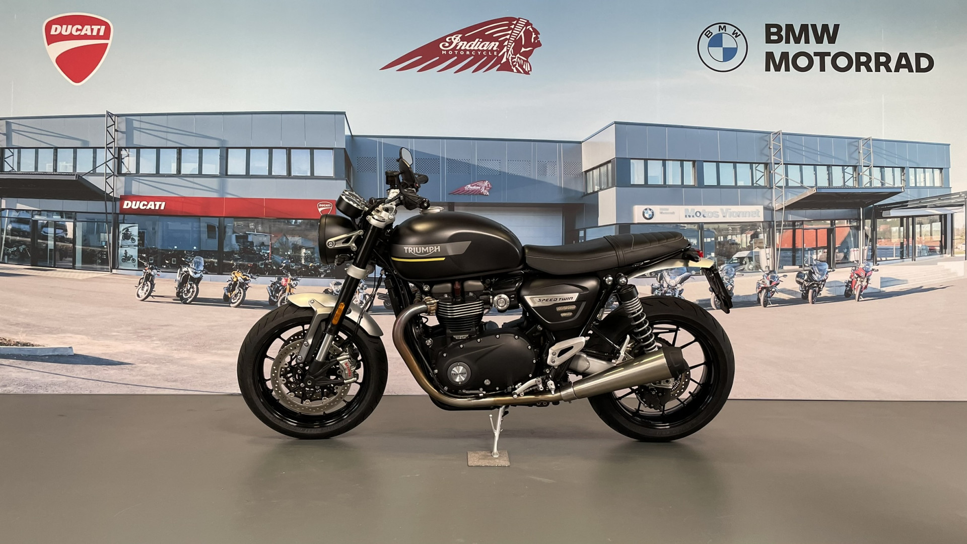 TRIUMPH Speed Twin 1200-image-3