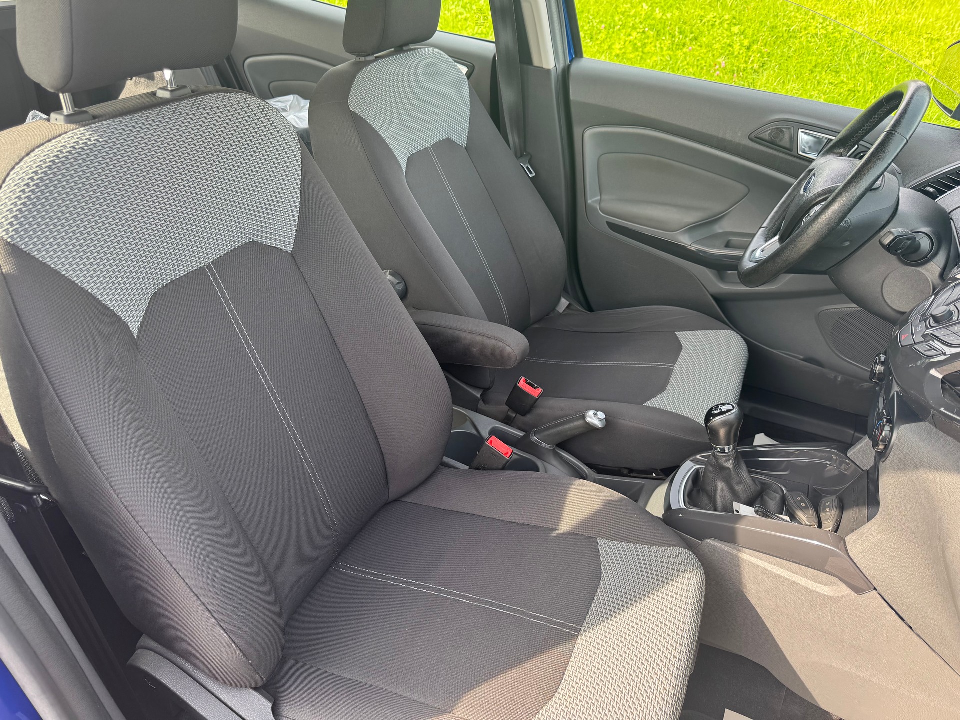FORD EcoSport 1.0 SCTi Titanium-image-7