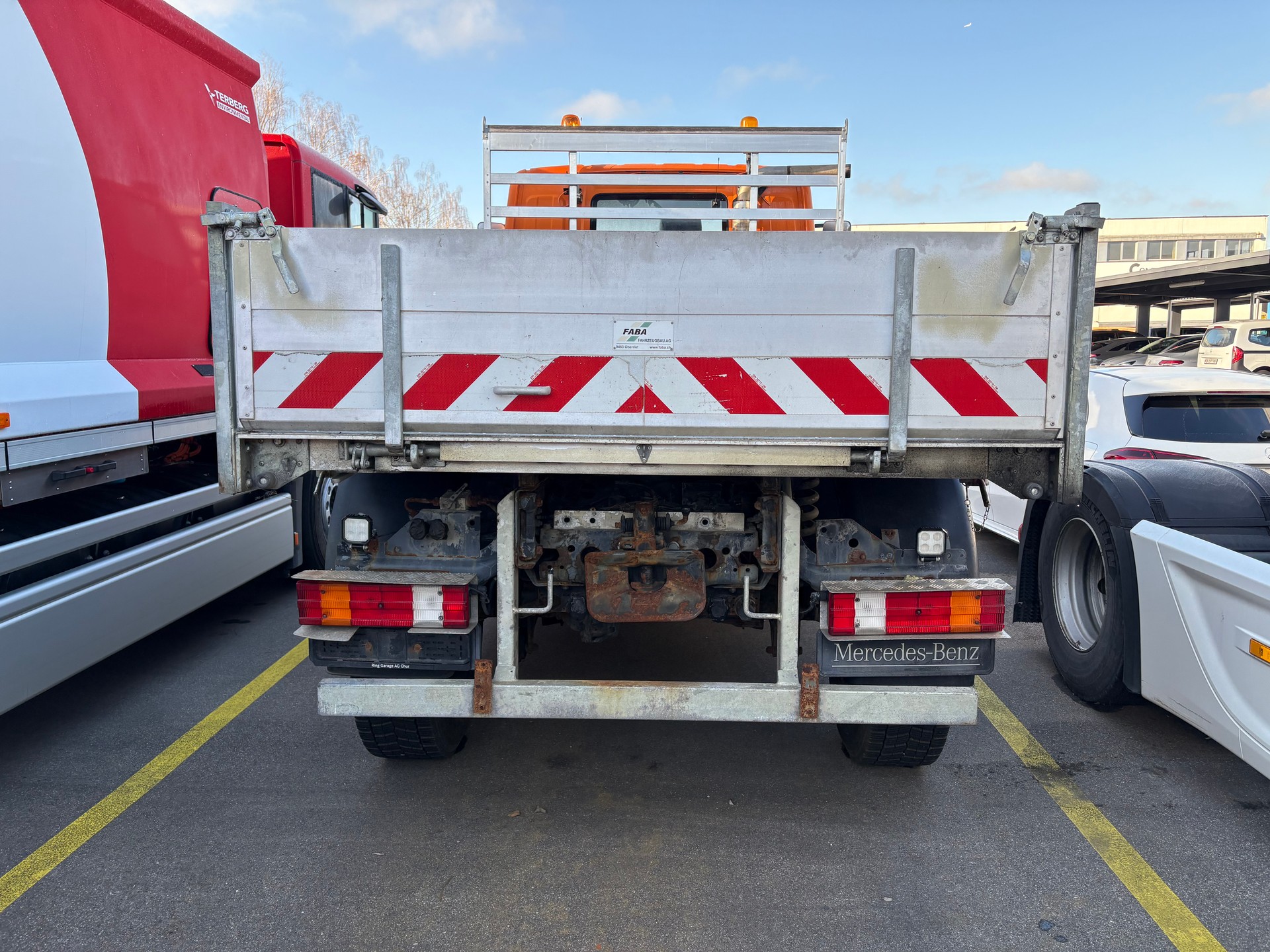 UNIMOG U20 4x4 Kipper-image-2