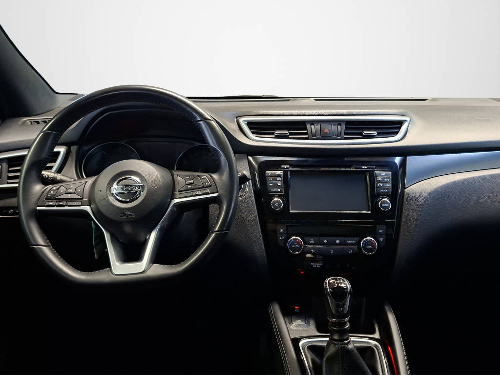 NISSAN Qashqai 1.6 dCi Tekna+ 4x4-image-5