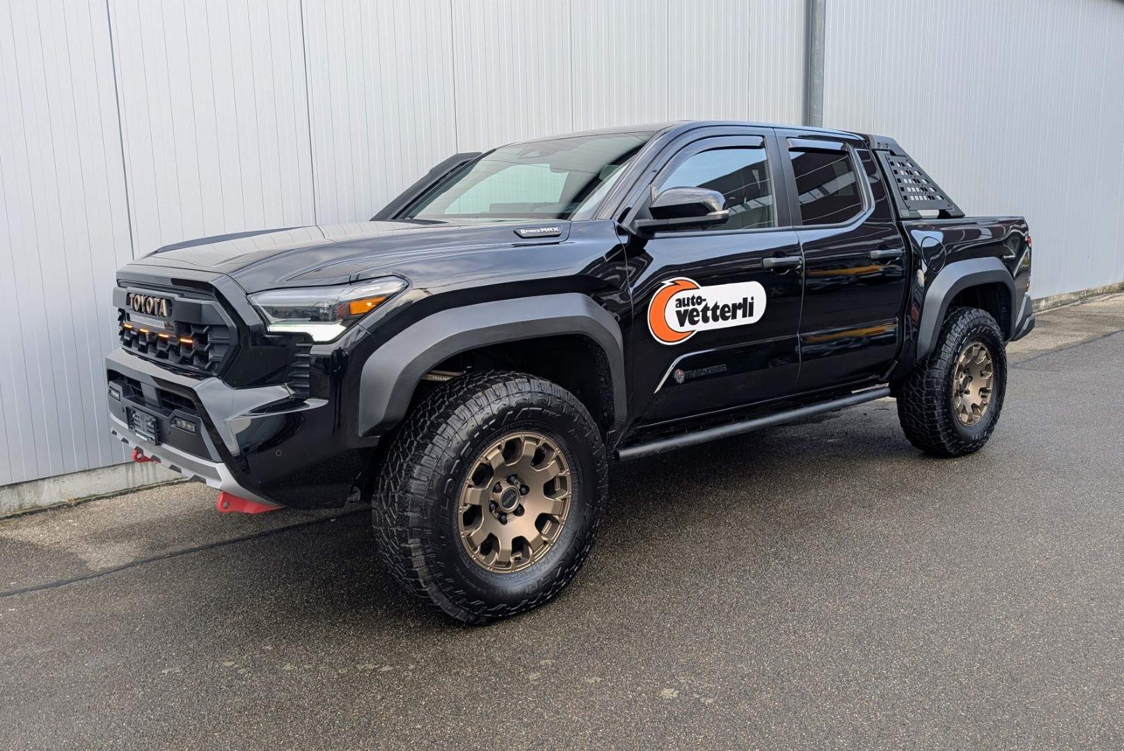 TOYOTA TACOMA TRAILHUNTER HYBRID-showroom-element-1