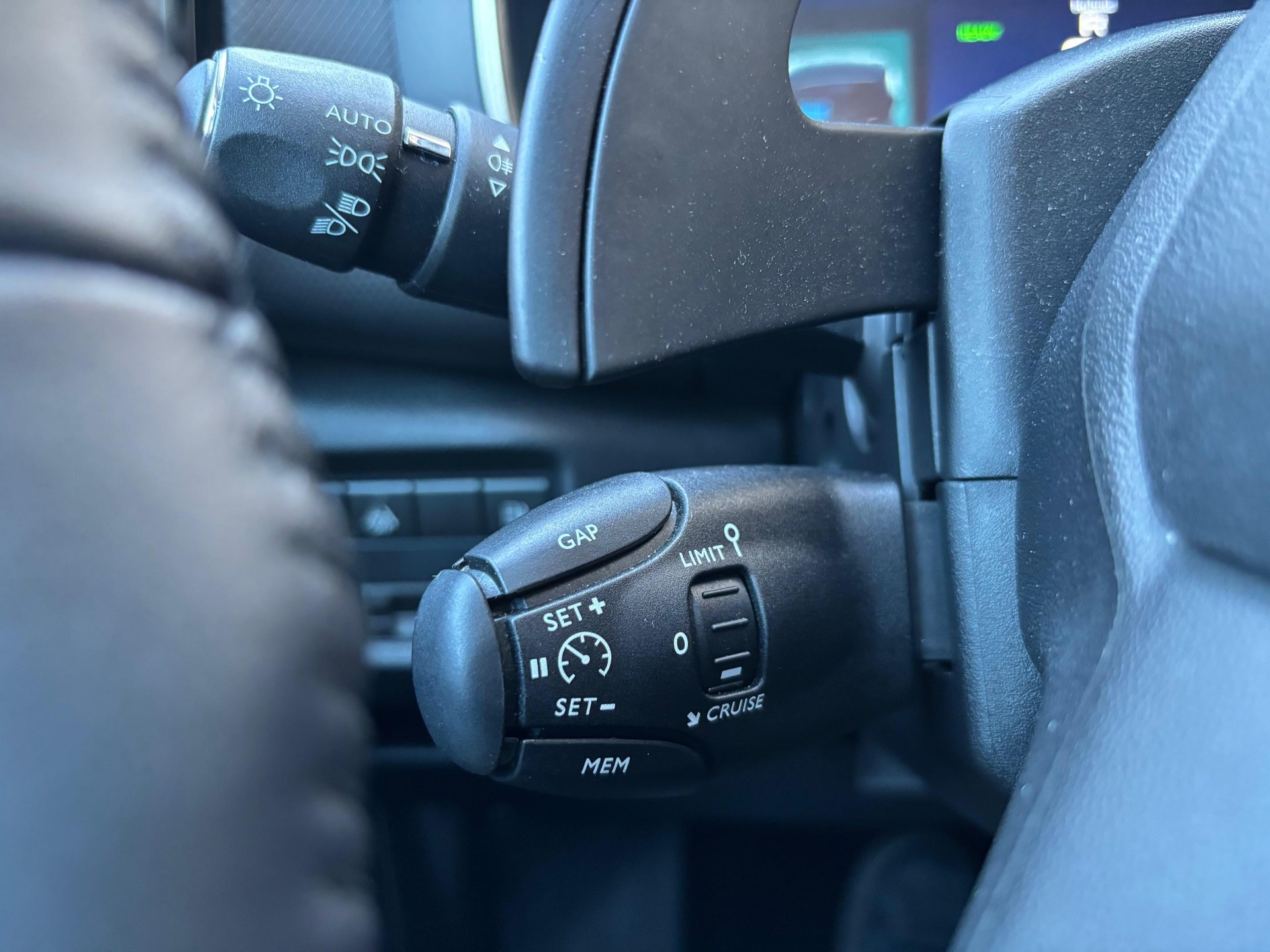 CITROEN C5 Aircross 1.6 Plug-in Hybrid Swiss Edition-image-14