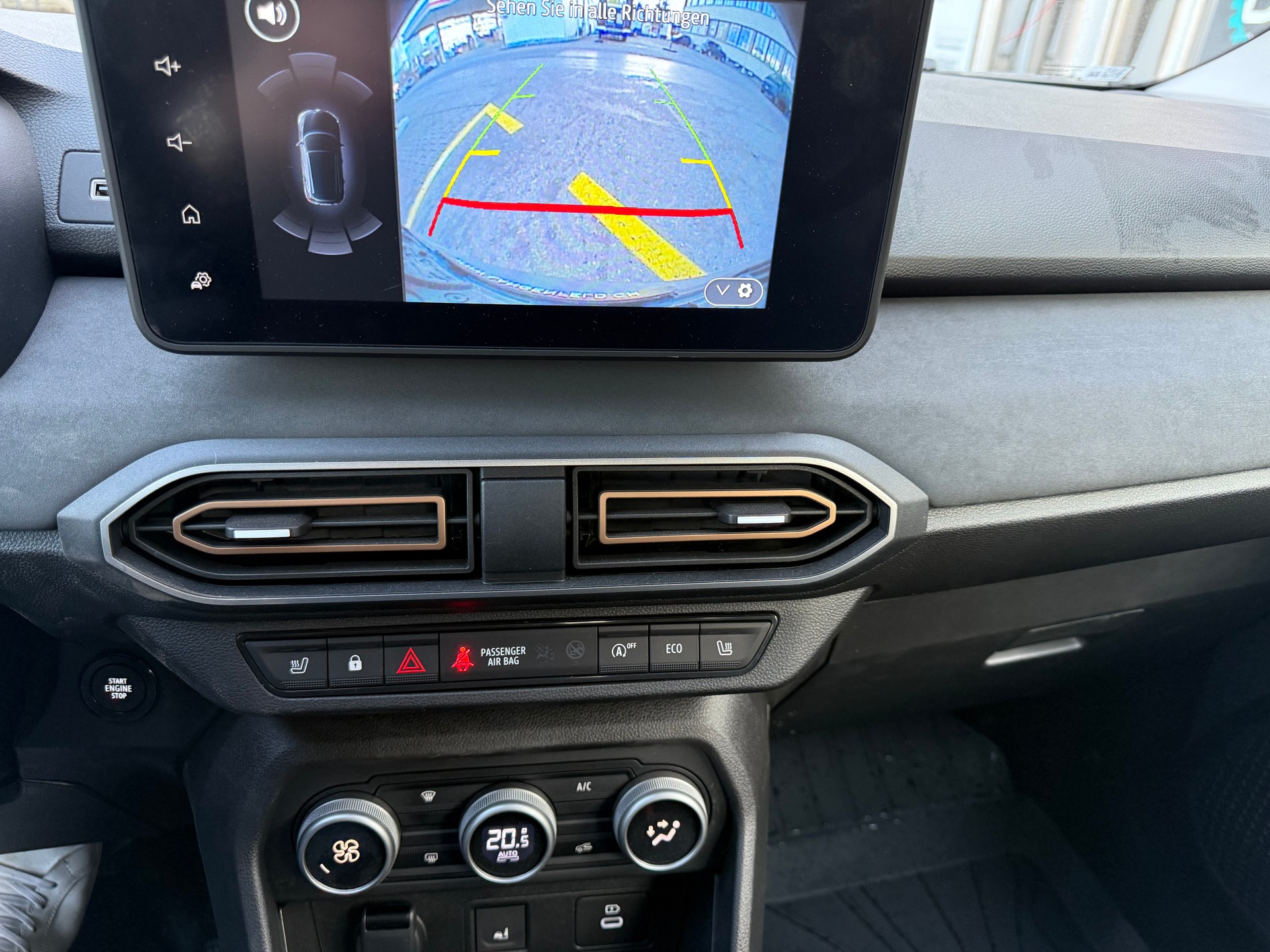 DACIA Sandero Stepway TCe 90 Extreme CVT-image-10