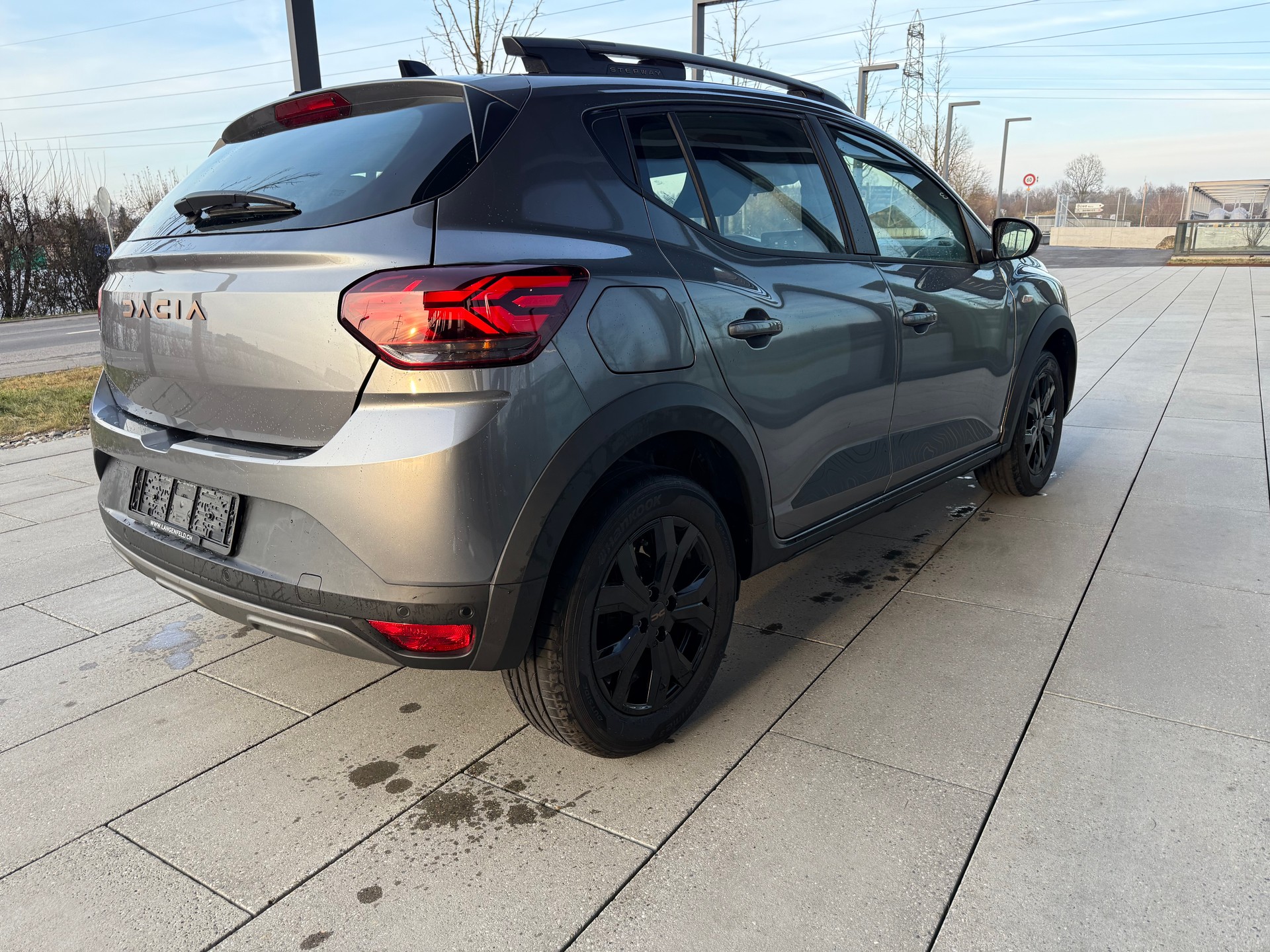 DACIA Sandero Stepway TCe 90 Extreme CVT-image-2