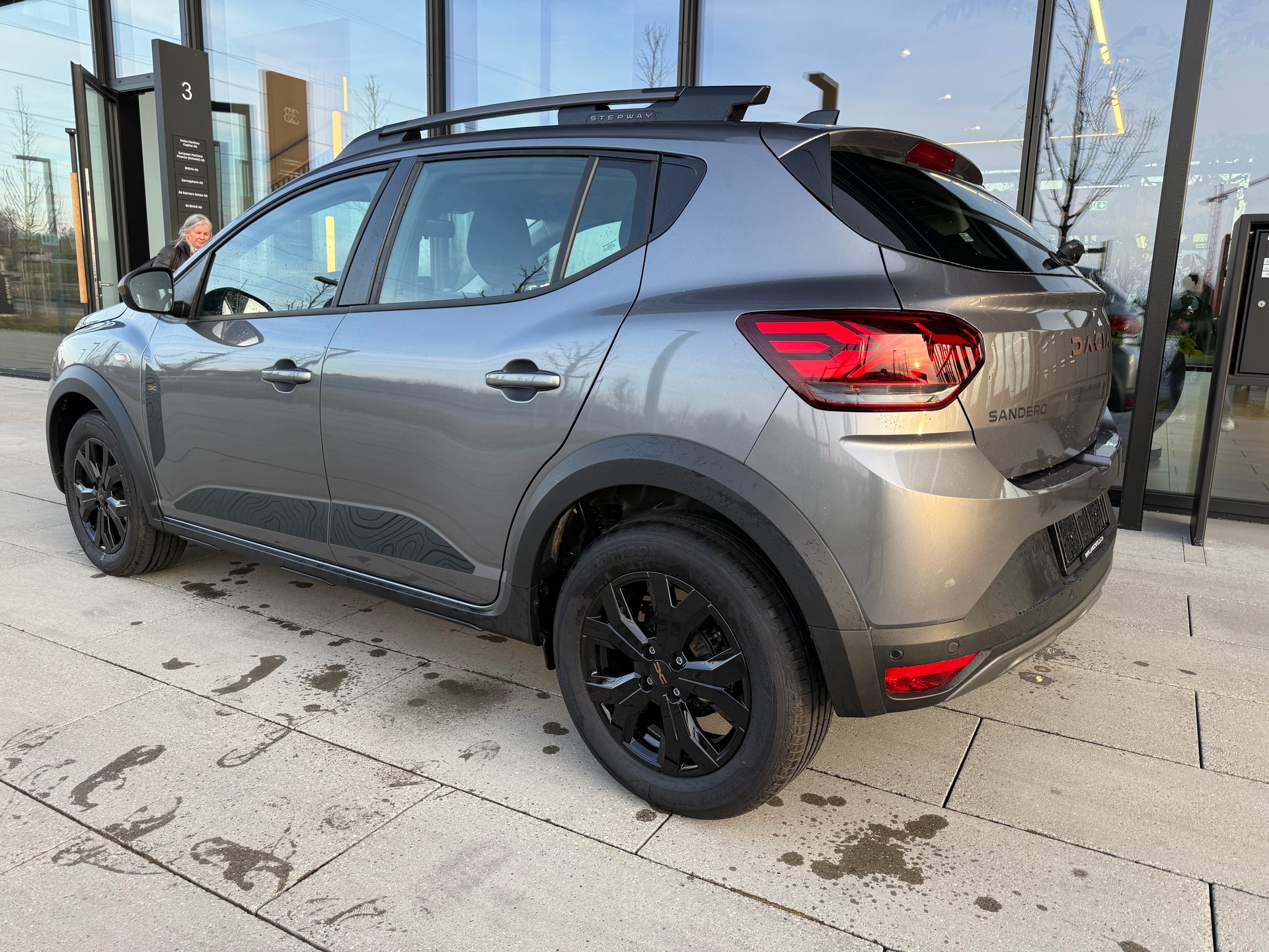 DACIA Sandero Stepway TCe 90 Extreme CVT-image-3