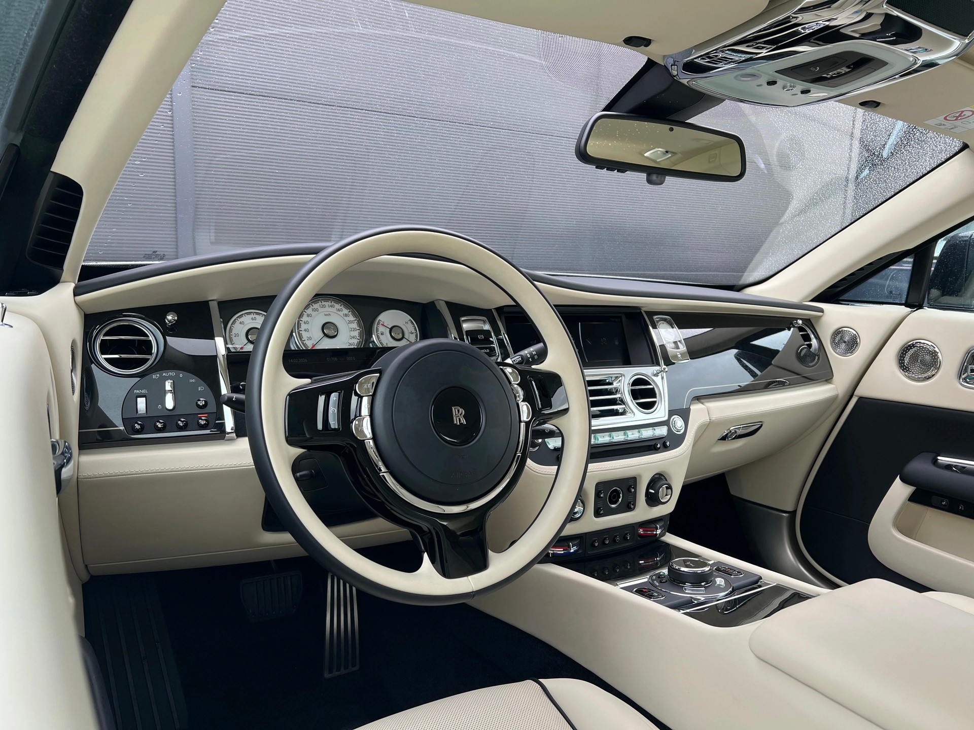 ROLLS-ROYCE Wraith 6.6 V12-image-10