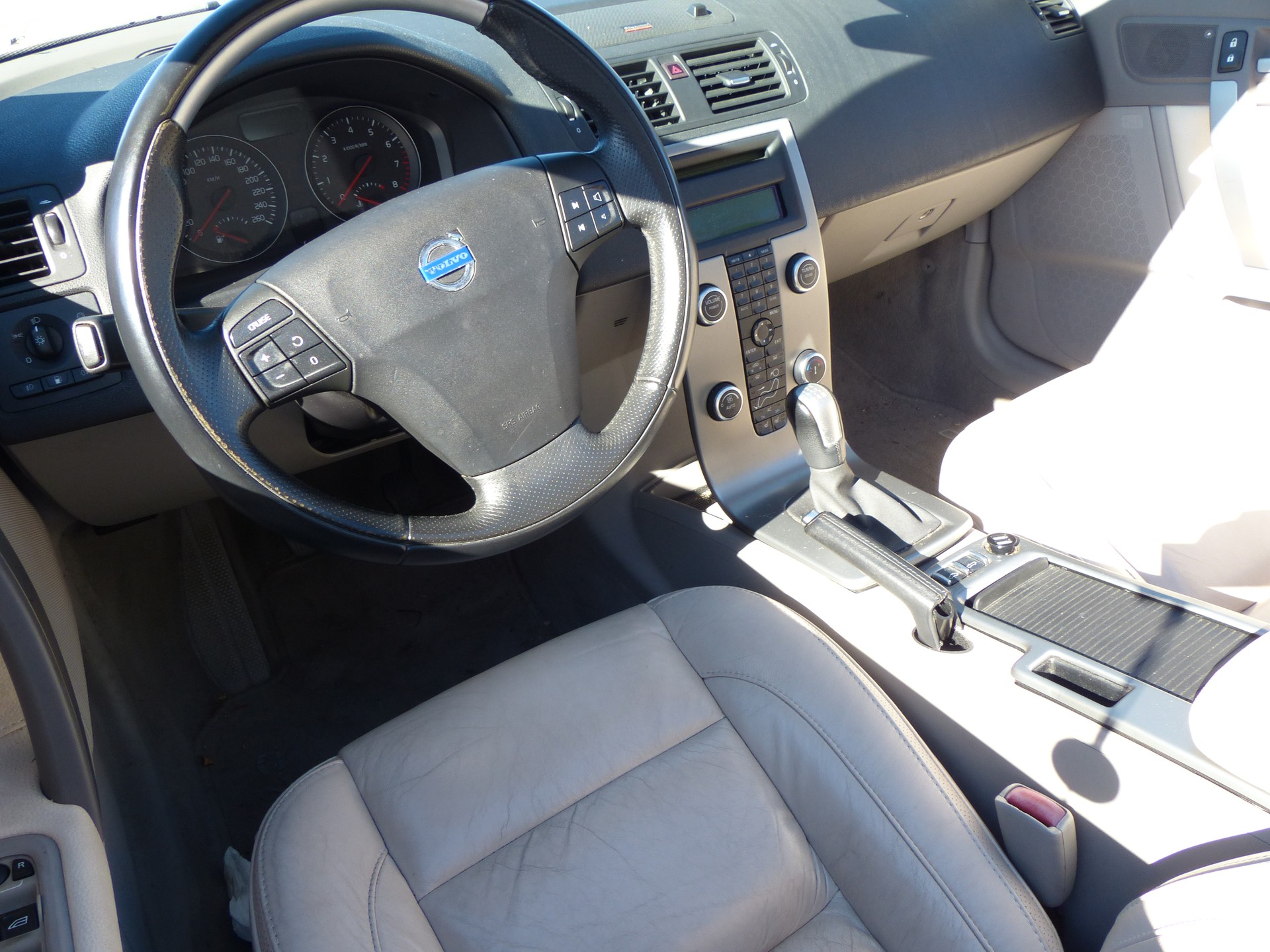 VOLVO C70 2.4i Momentum-image-20