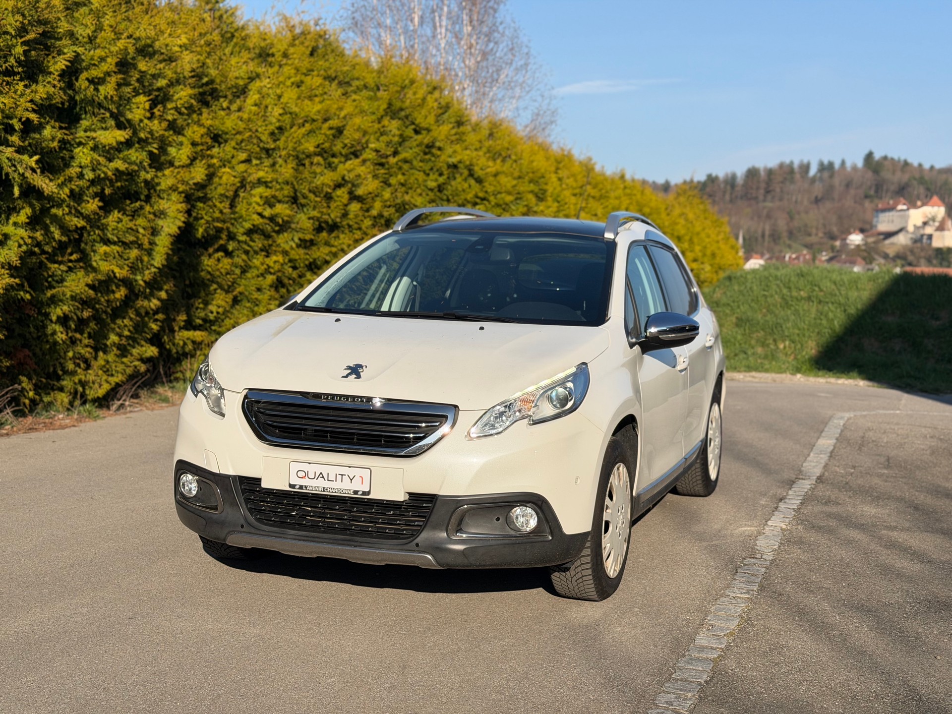 PEUGEOT 2008 1.2 PureTech Féline