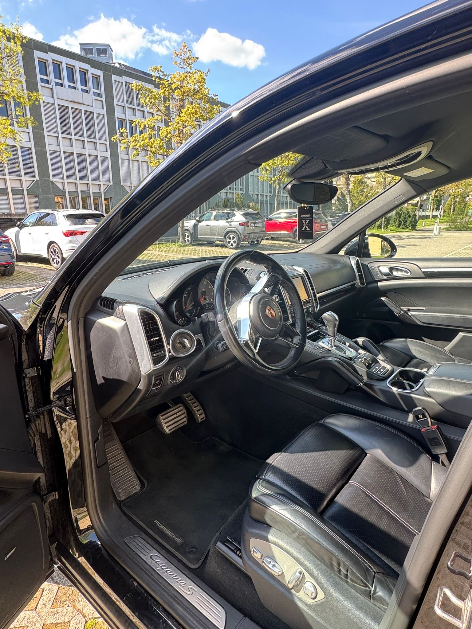 PORSCHE Cayenne S-image-8