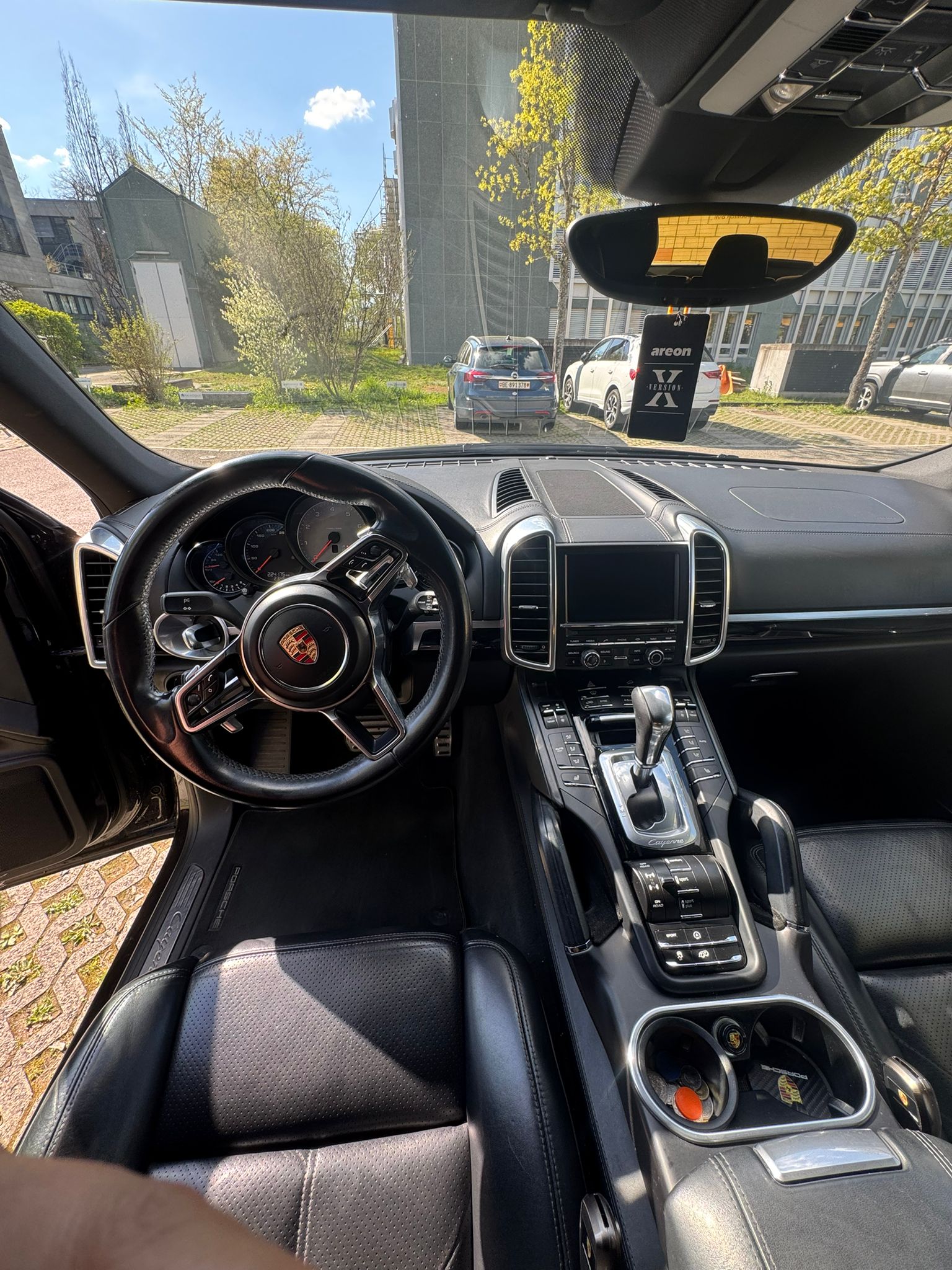 PORSCHE Cayenne S-image-9