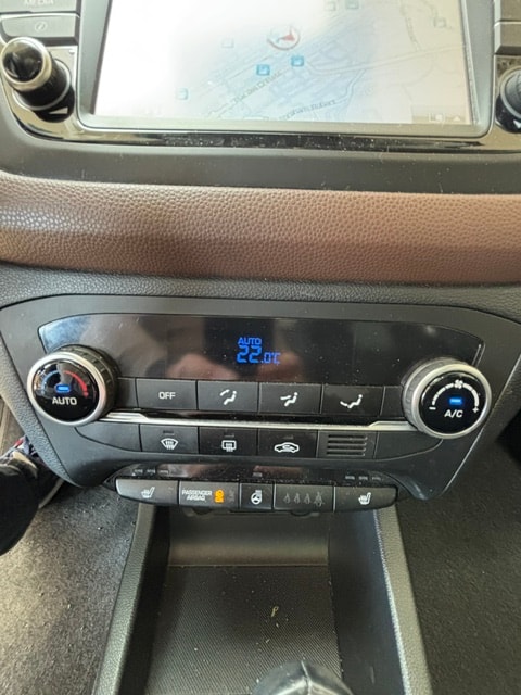 HYUNDAI i20 1.4 Vertex Automatic-image-9